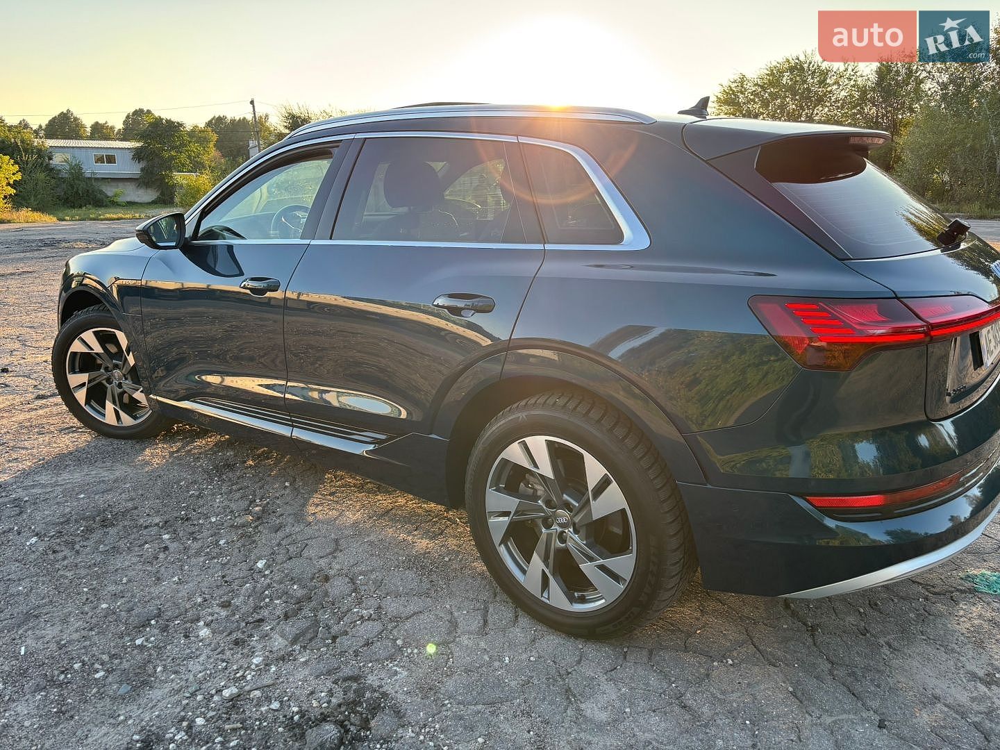 Audi e-tron 2019 VIN WAUZZZGE5LB016512 фото оголошення 126 з 130
