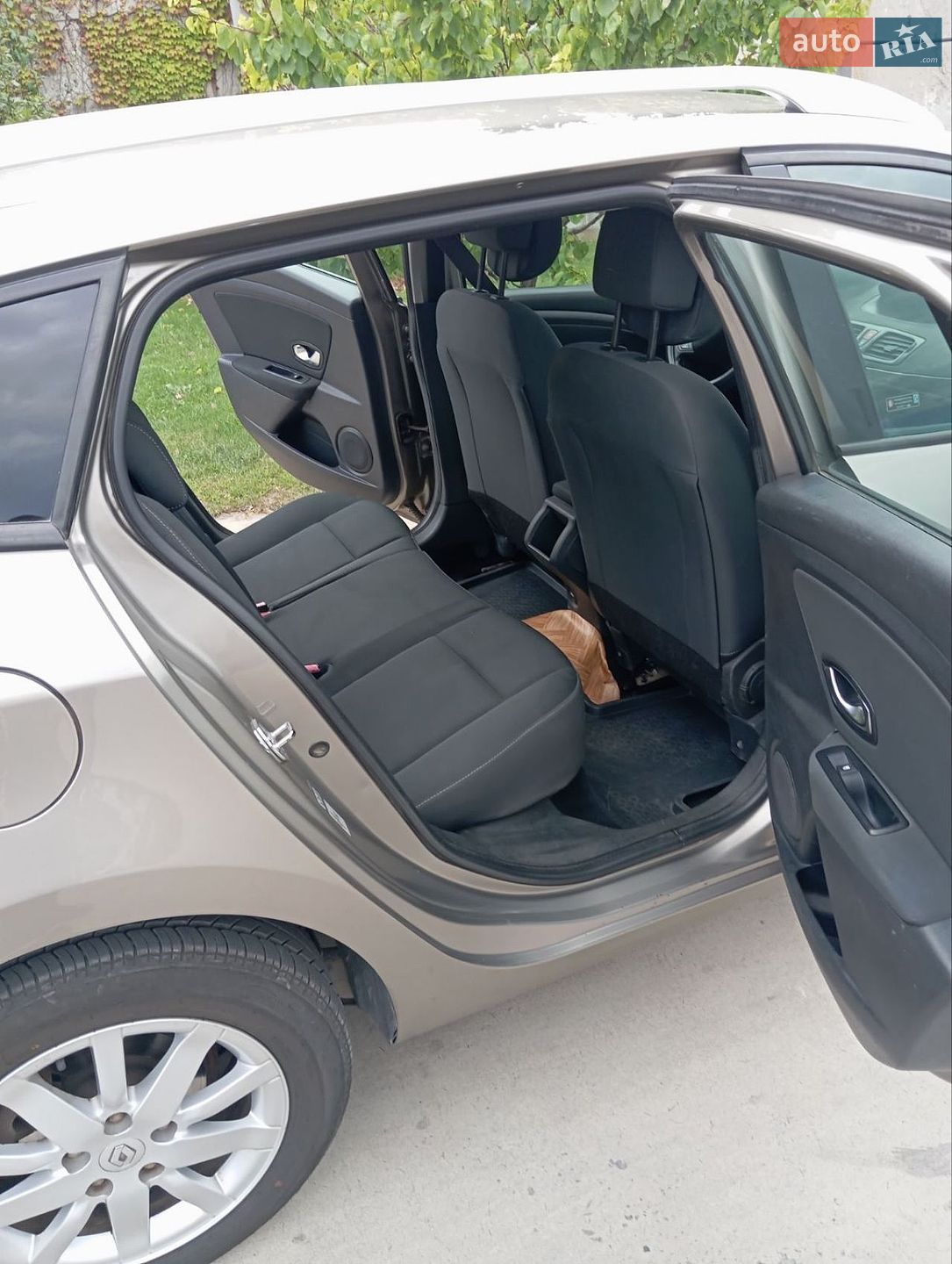 Renault Megane 2010 VIN VF1KZ1A0544323387 фото оголошення 8 з 17