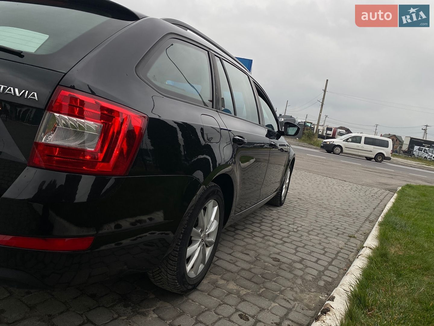Skoda Octavia 2016 VIN TMBJG7NE6G0210884 фото оголошення 10 з 103