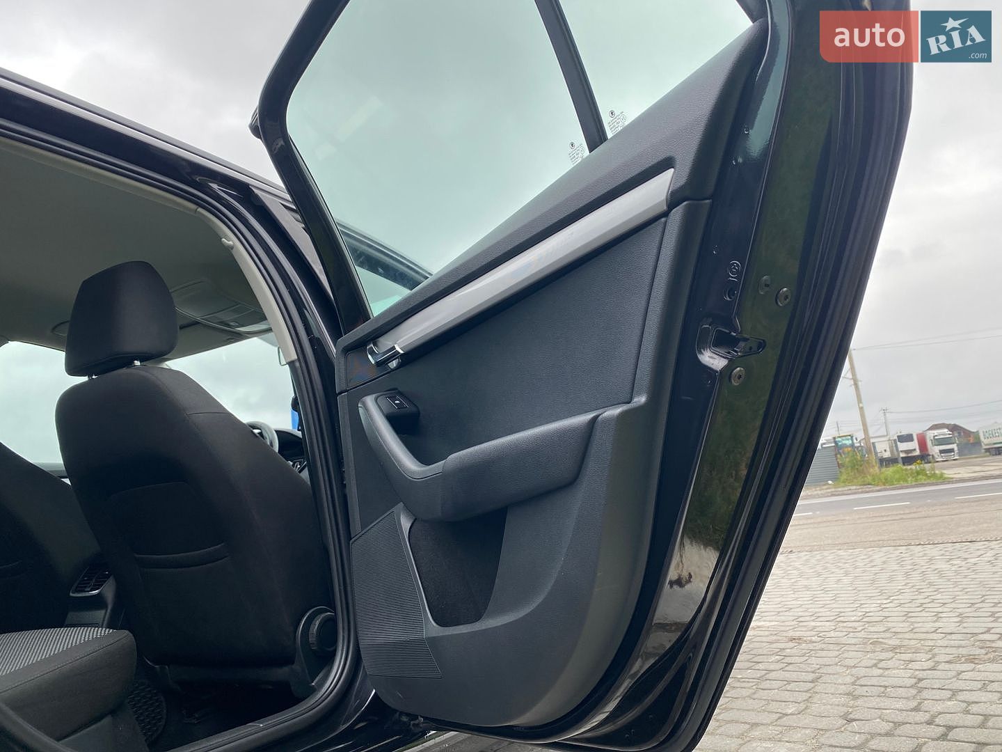 Skoda Octavia 2016 VIN TMBJG7NE6G0210884 фото оголошення 81 з 103
