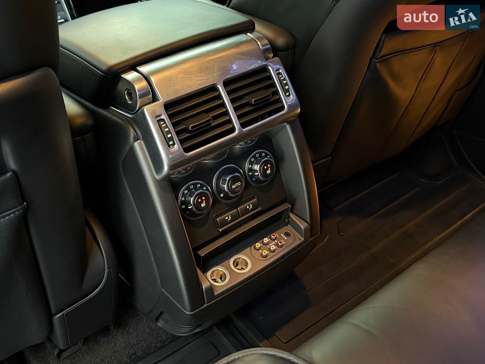 Land Rover Range Rover 2010 VIN SALLMAME4AA315144 фото оголошення 7 з 10