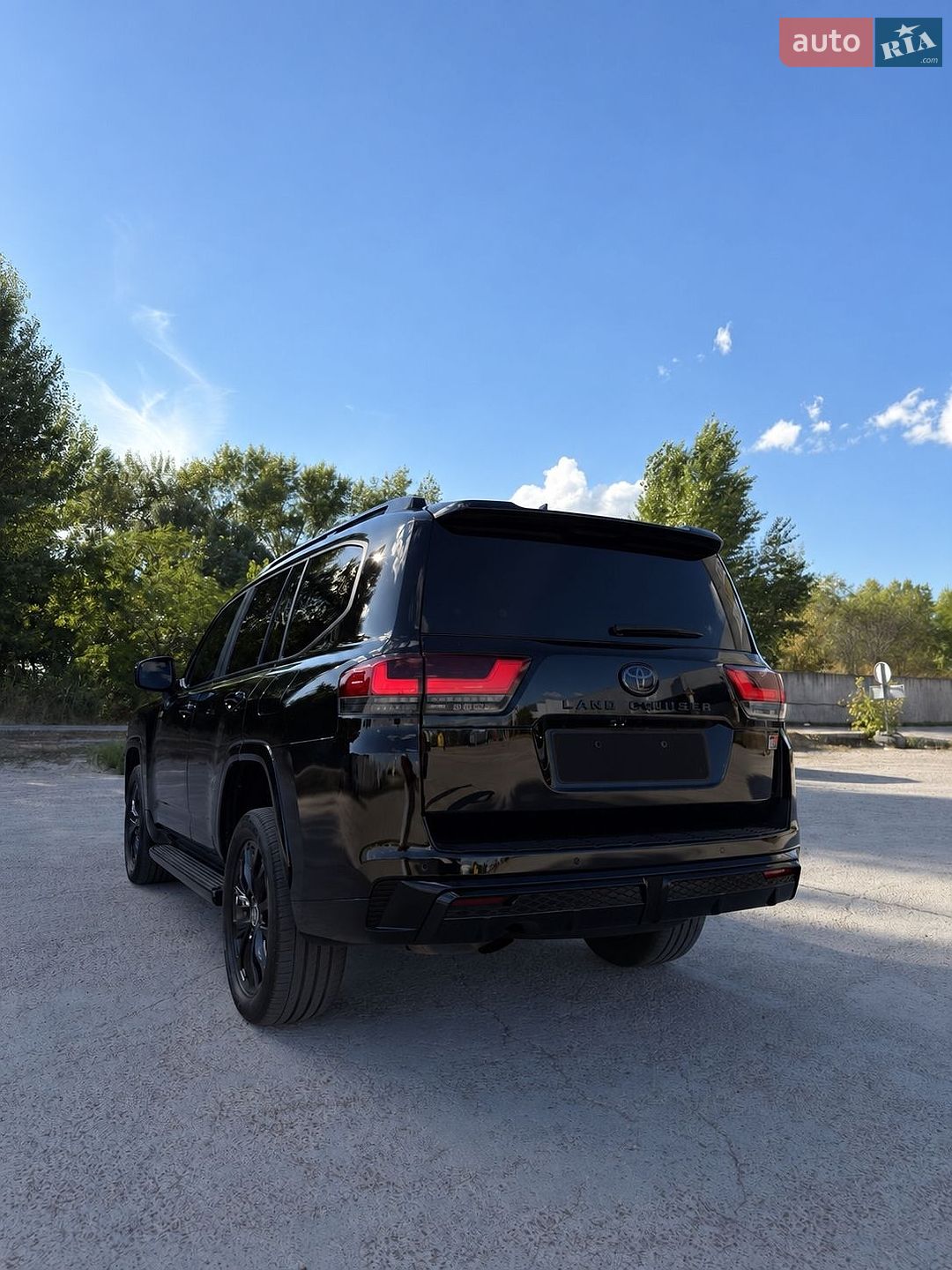 Toyota Land Cruiser 2023 VIN JTMABABJ104069296 фото оголошення 2 з 21