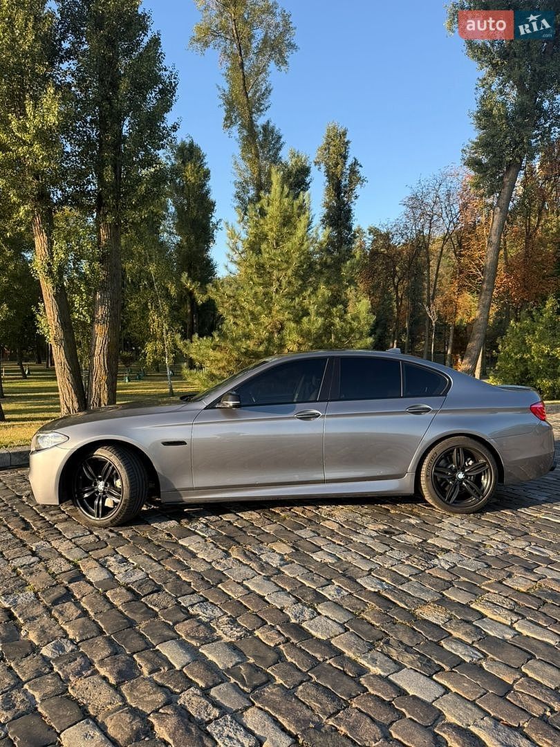 BMW 5 Series 2013 VIN WBA5B3C58ED533140 фото оголошення 3 з 36
