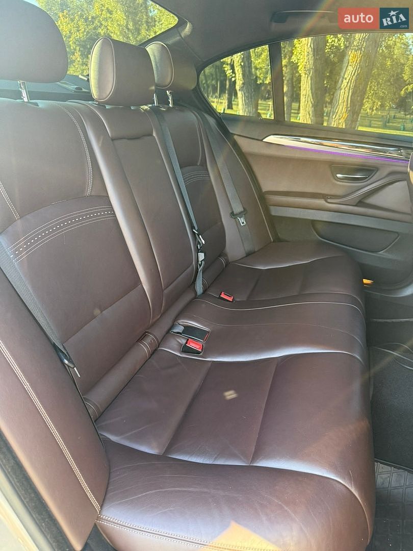 BMW 5 Series 2013 VIN WBA5B3C58ED533140 фото оголошення 18 з 36