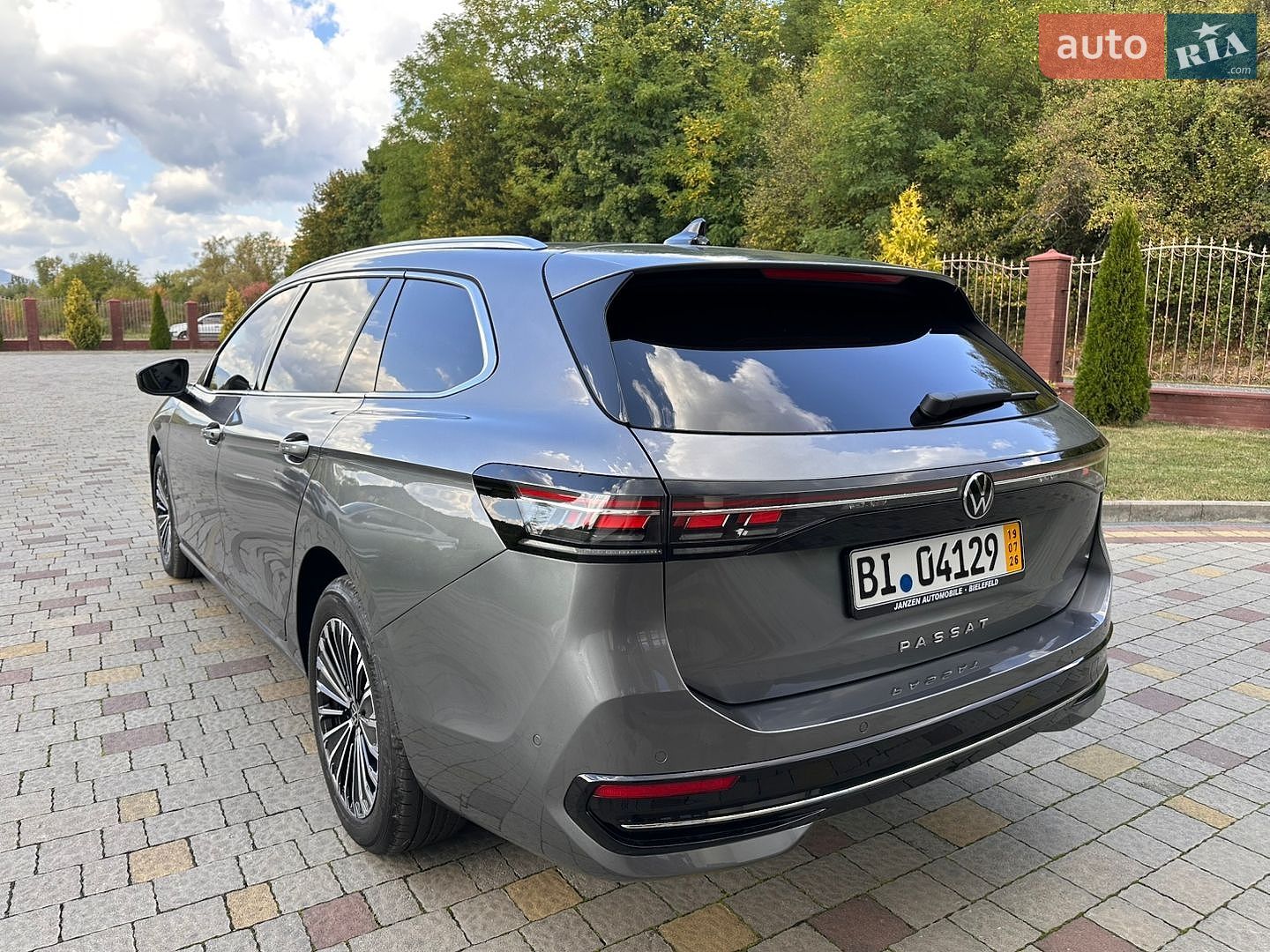 Volkswagen Passat 2025 VIN WVWZZZCJ4RD018870 фото оголошення 12 з 76