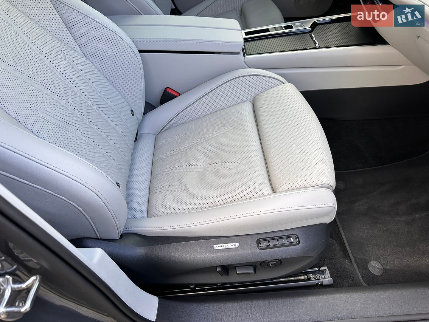 Volkswagen Passat 2025 VIN WVWZZZCJ4RD018870 фото оголошення 52 з 76
