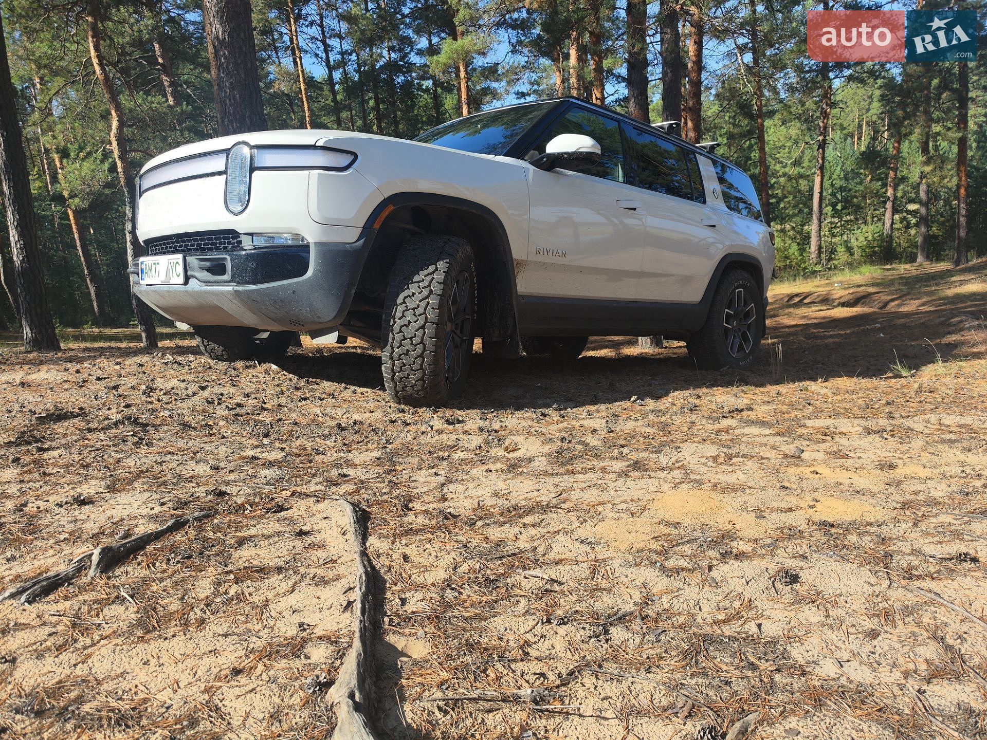 Rivian R1S 2023 VIN 7PDSGABA3PN013444 фото оголошення 9 з 9