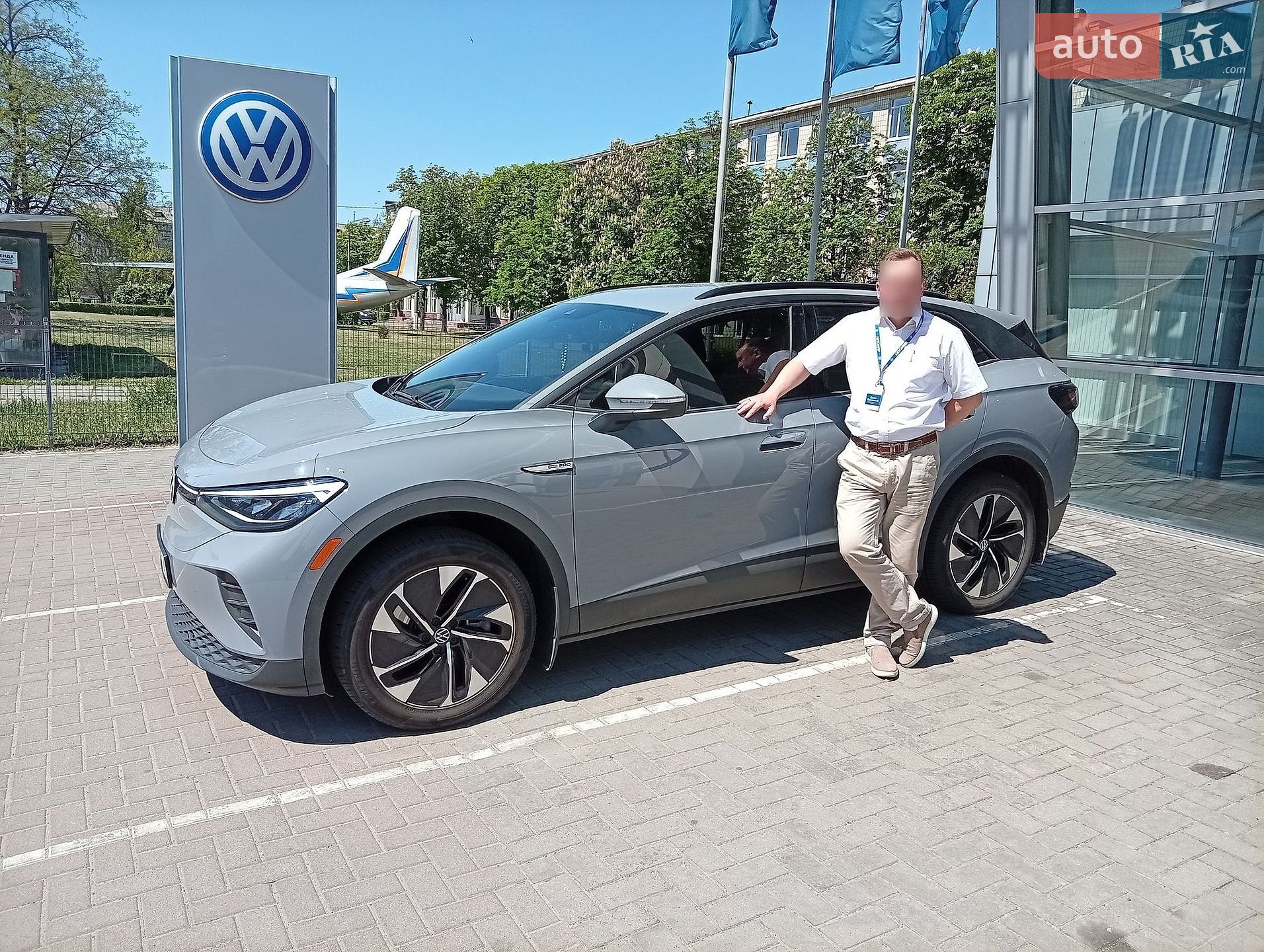 Volkswagen ID.4 2023 VIN 1V2VMPE86PC019418 фото оголошення 2 з 8