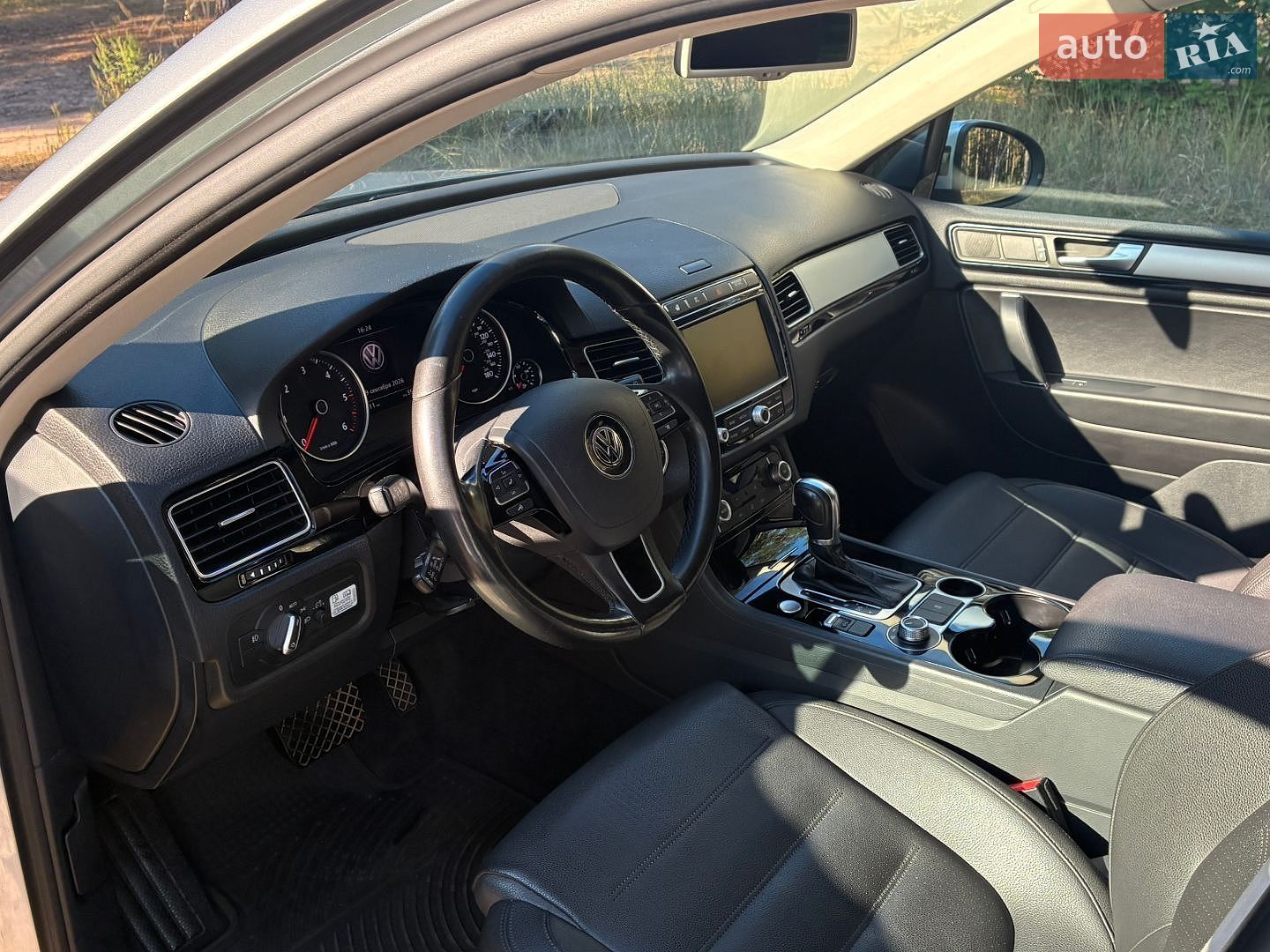 Volkswagen Touareg 2015 VIN WVGEP9BP7GD002472 фото оголошення 12 з 23