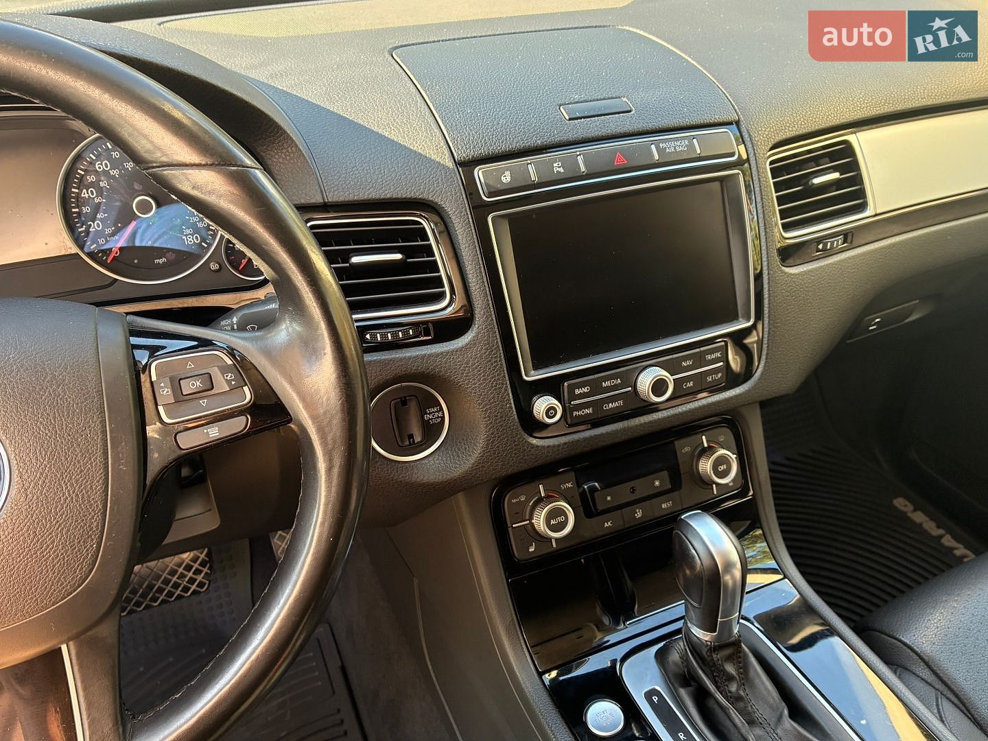 Volkswagen Touareg 2015 VIN WVGEP9BP7GD002472 фото оголошення 14 з 23