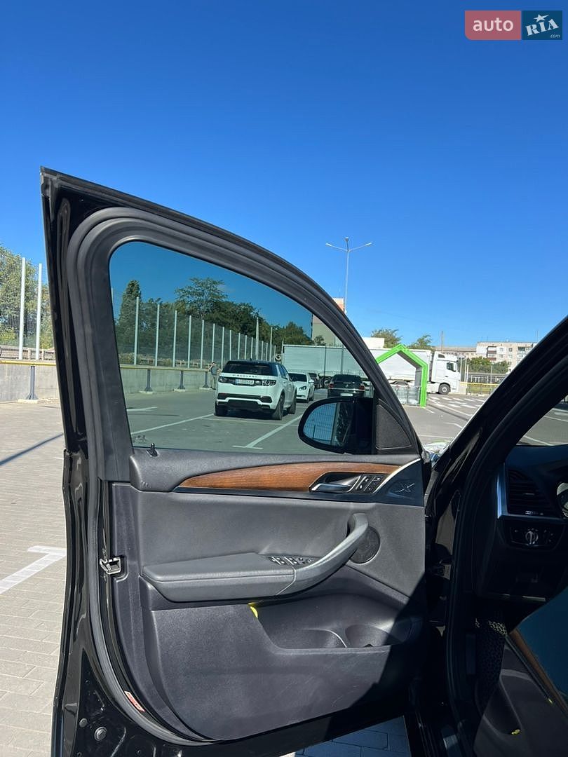 BMW X3 2019 VIN 5UXTR7C5XKLF36623 фото оголошення 13 з 16