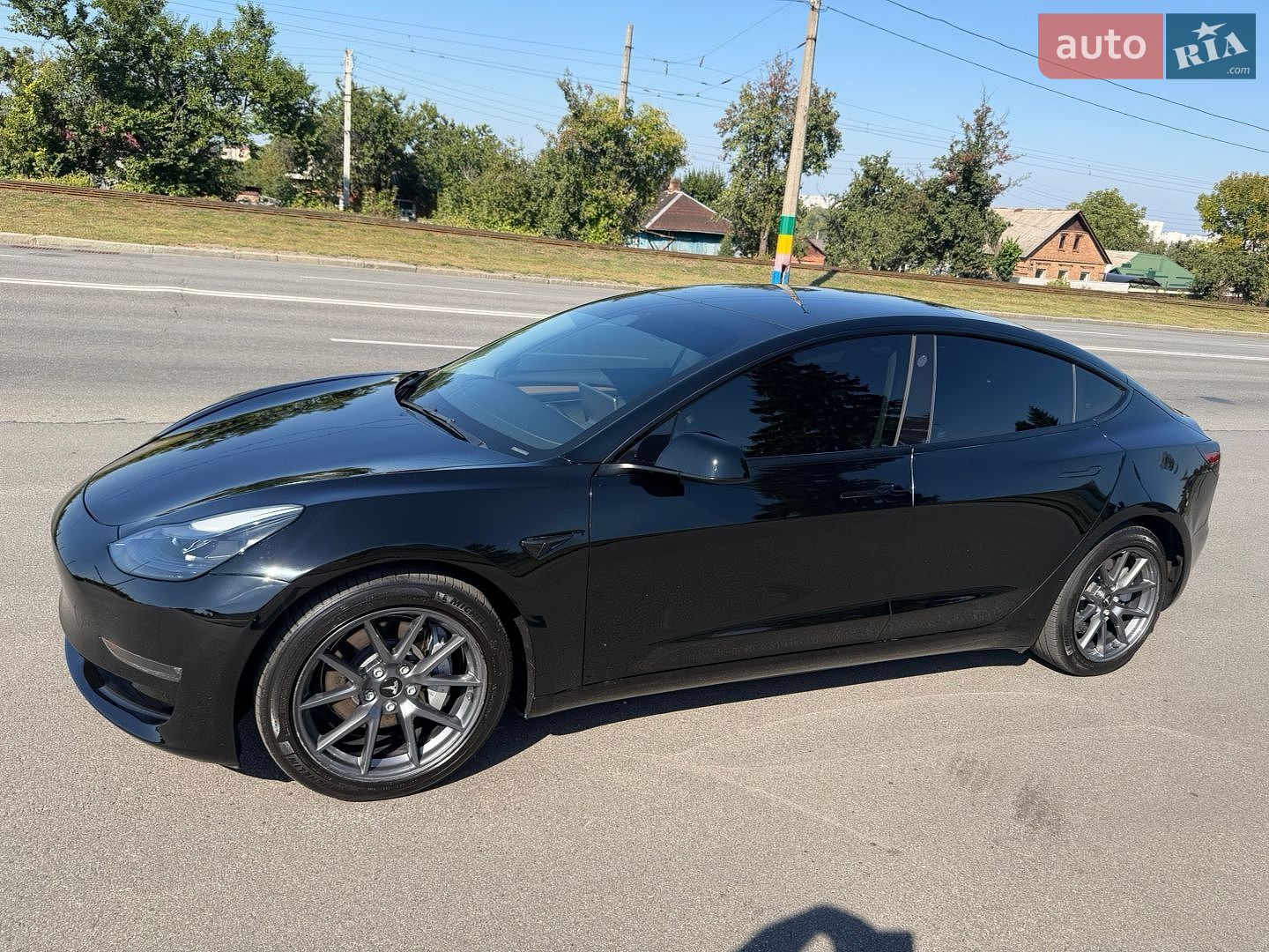 Tesla Model 3 2023 VIN 5YJ3E1EA3PF481041 фото оголошення 2 з 8