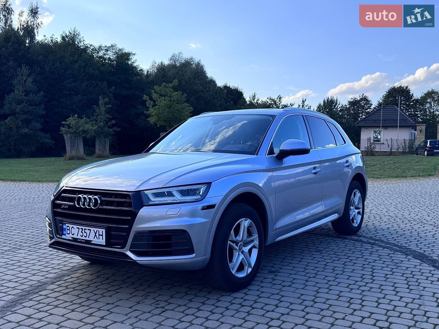 Audi Q5 2018 VIN WA1BNAFY4J2238074 фото оголошення 2 з 35