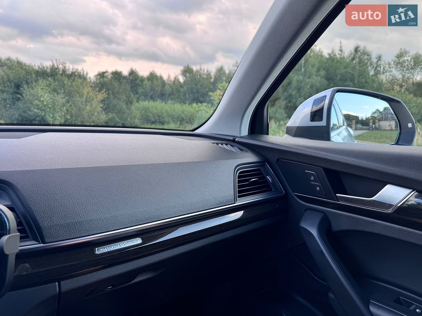 Audi Q5 2018 VIN WA1BNAFY4J2238074 фото оголошення 30 з 35