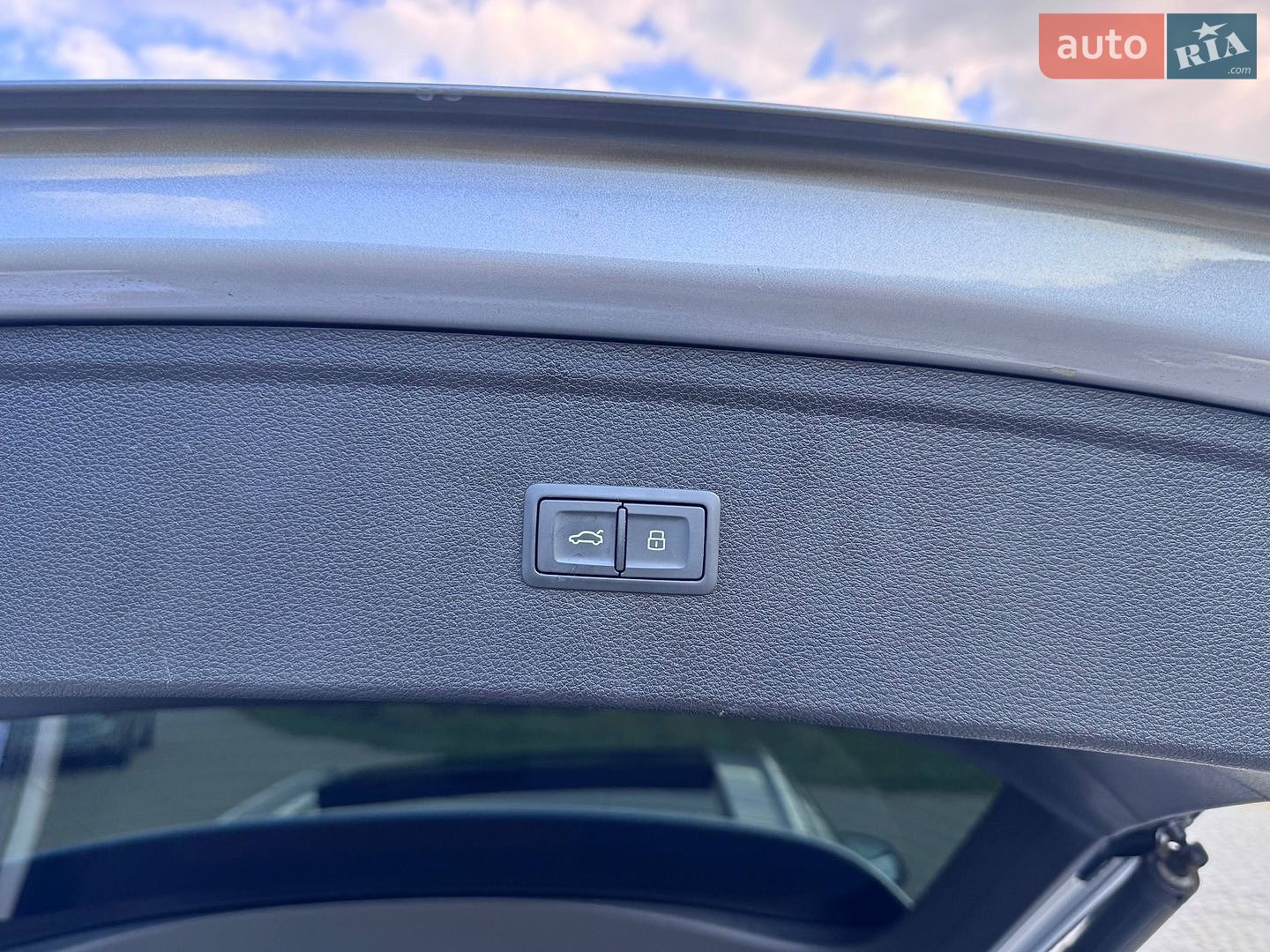 Audi Q5 2018 VIN WA1BNAFY4J2238074 фото оголошення 34 з 35