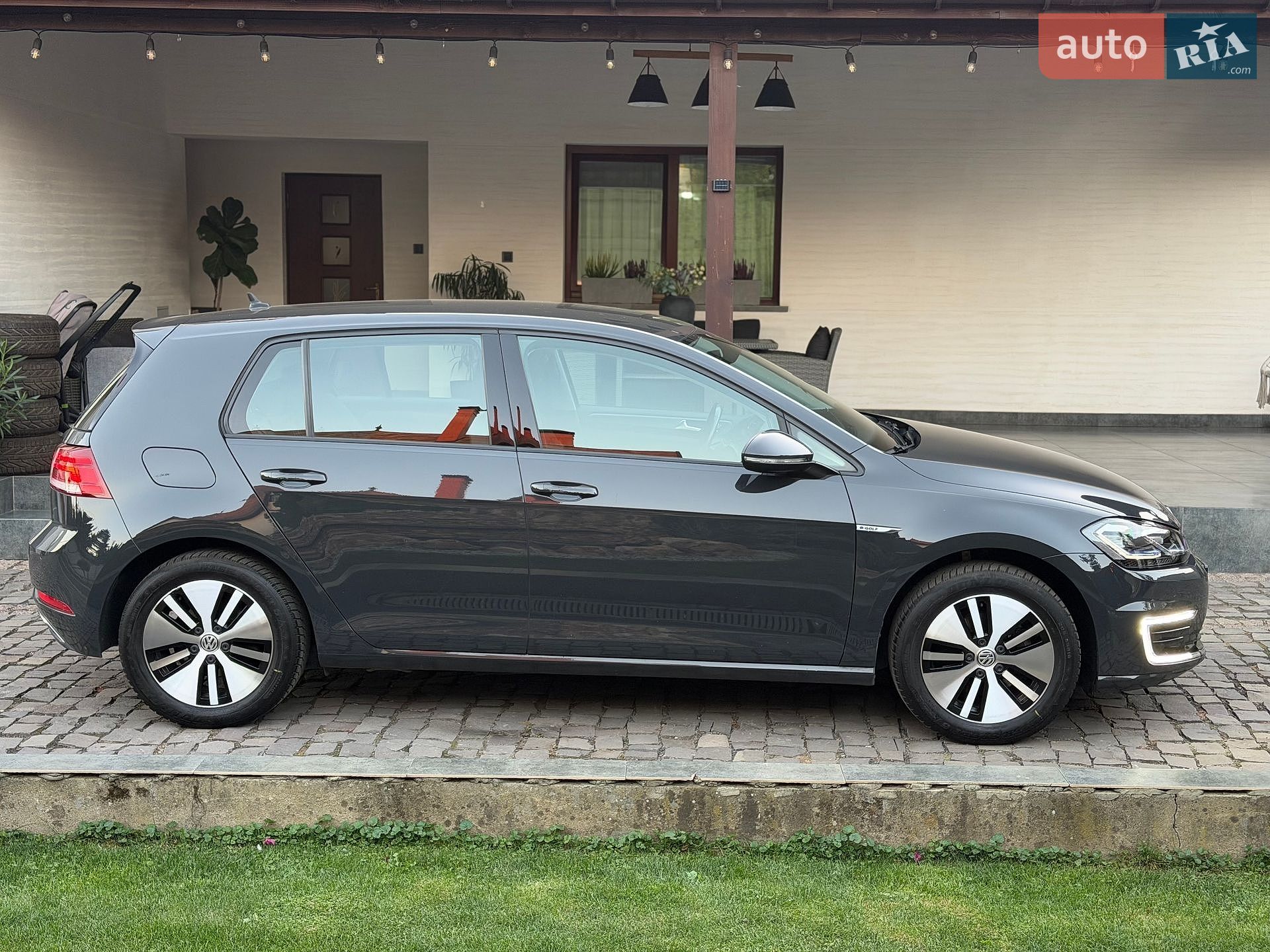 Volkswagen e-Golf 2020 VIN WVWZZZAUZLW912295 фото оголошення 9 з 27