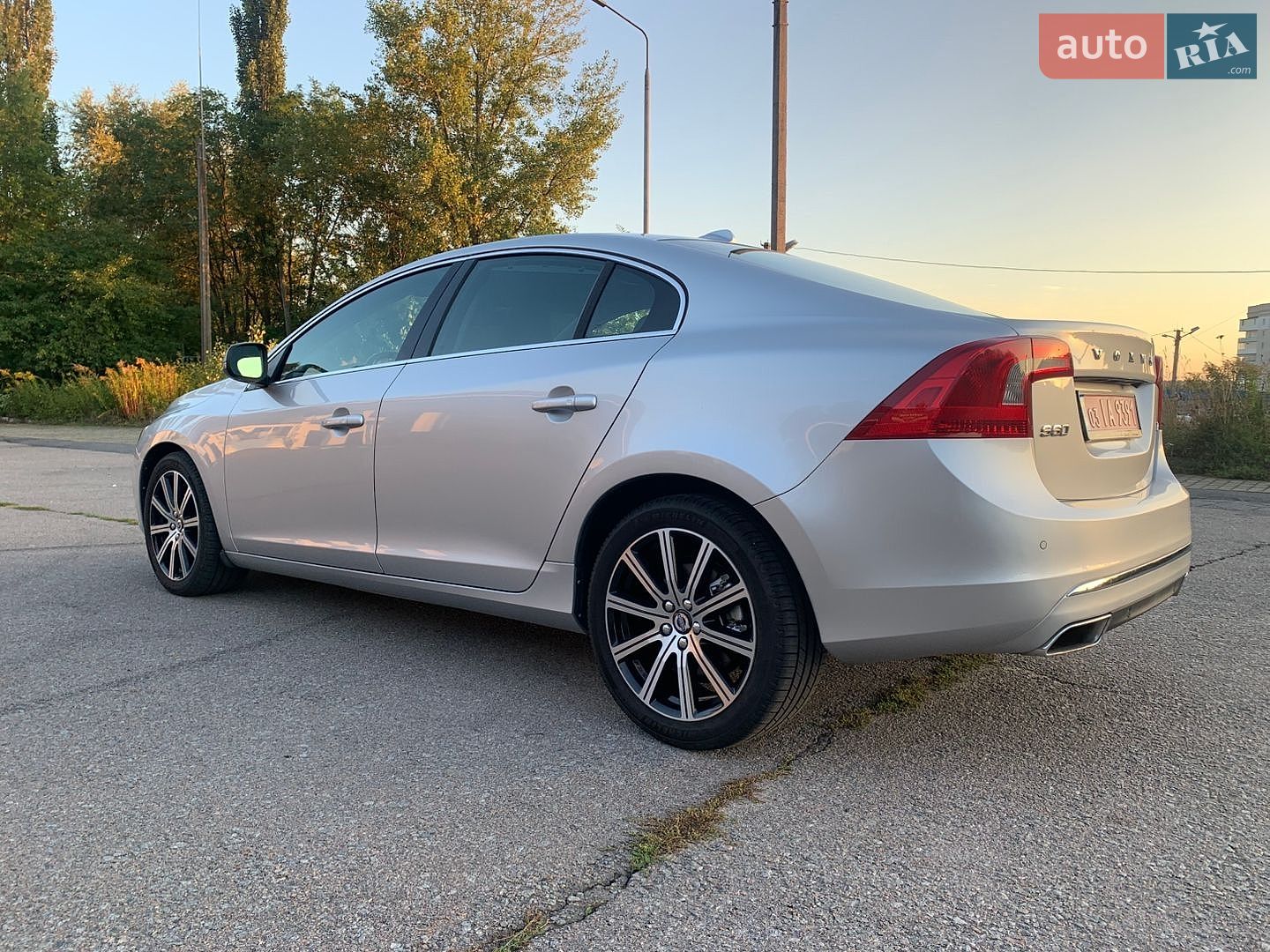 Volvo S60 2018 VIN LYV402TK2JB172805 фото оголошення 3 з 18