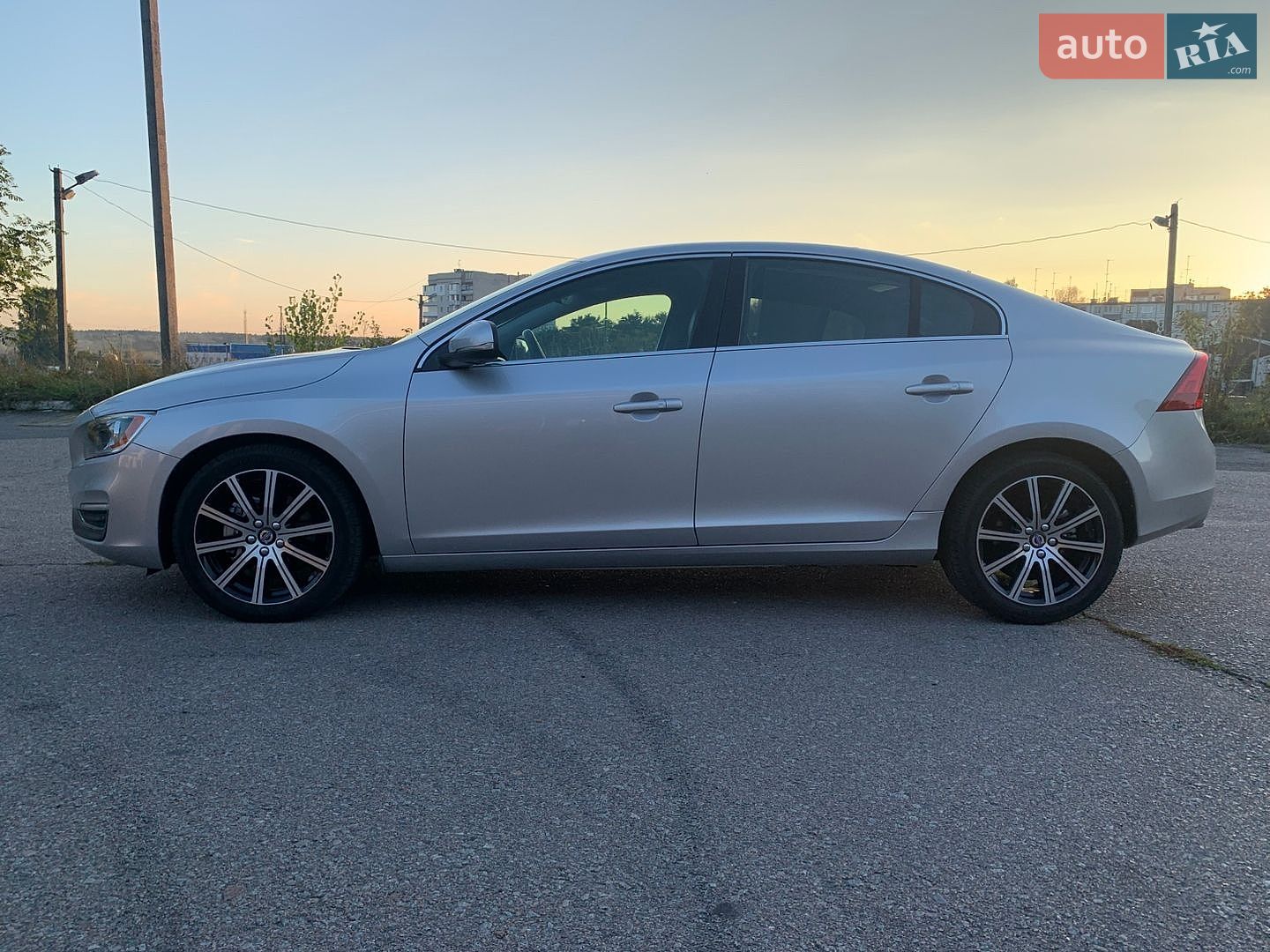 Volvo S60 2018 VIN LYV402TK2JB172805 фото оголошення 2 з 18