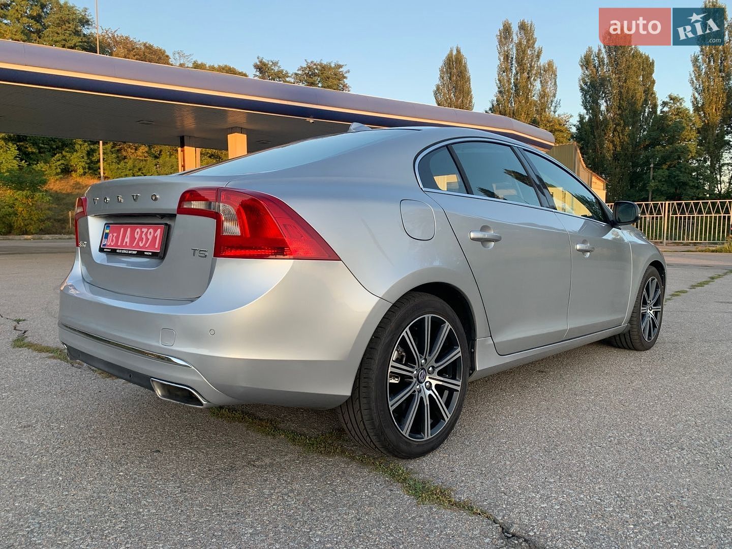 Volvo S60 2018 VIN LYV402TK2JB172805 фото оголошення 5 з 18
