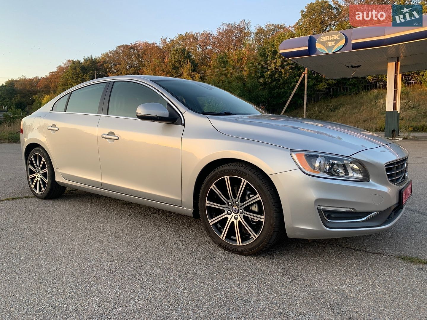 Volvo S60 2018 VIN LYV402TK2JB172805 фото оголошення 7 з 18