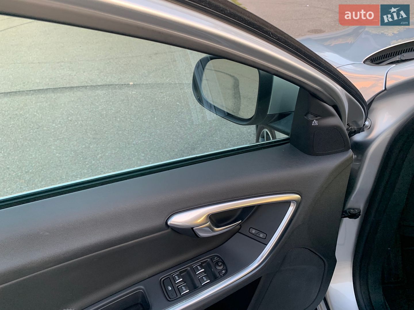 Volvo S60 2018 VIN LYV402TK2JB172805 фото оголошення 14 з 18