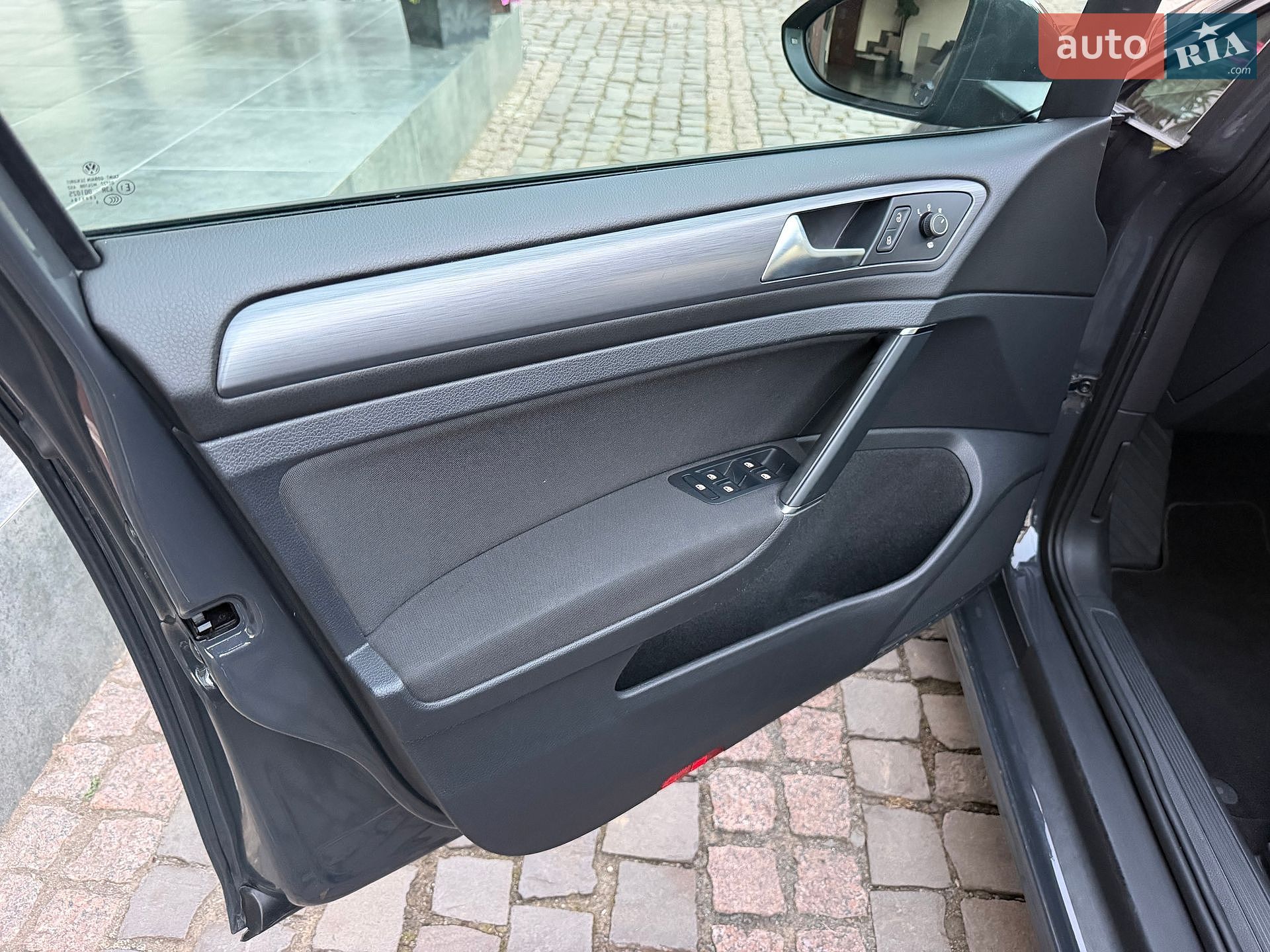 Volkswagen e-Golf 2020 VIN WVWZZZAUZLW912295 фото оголошення 16 з 27