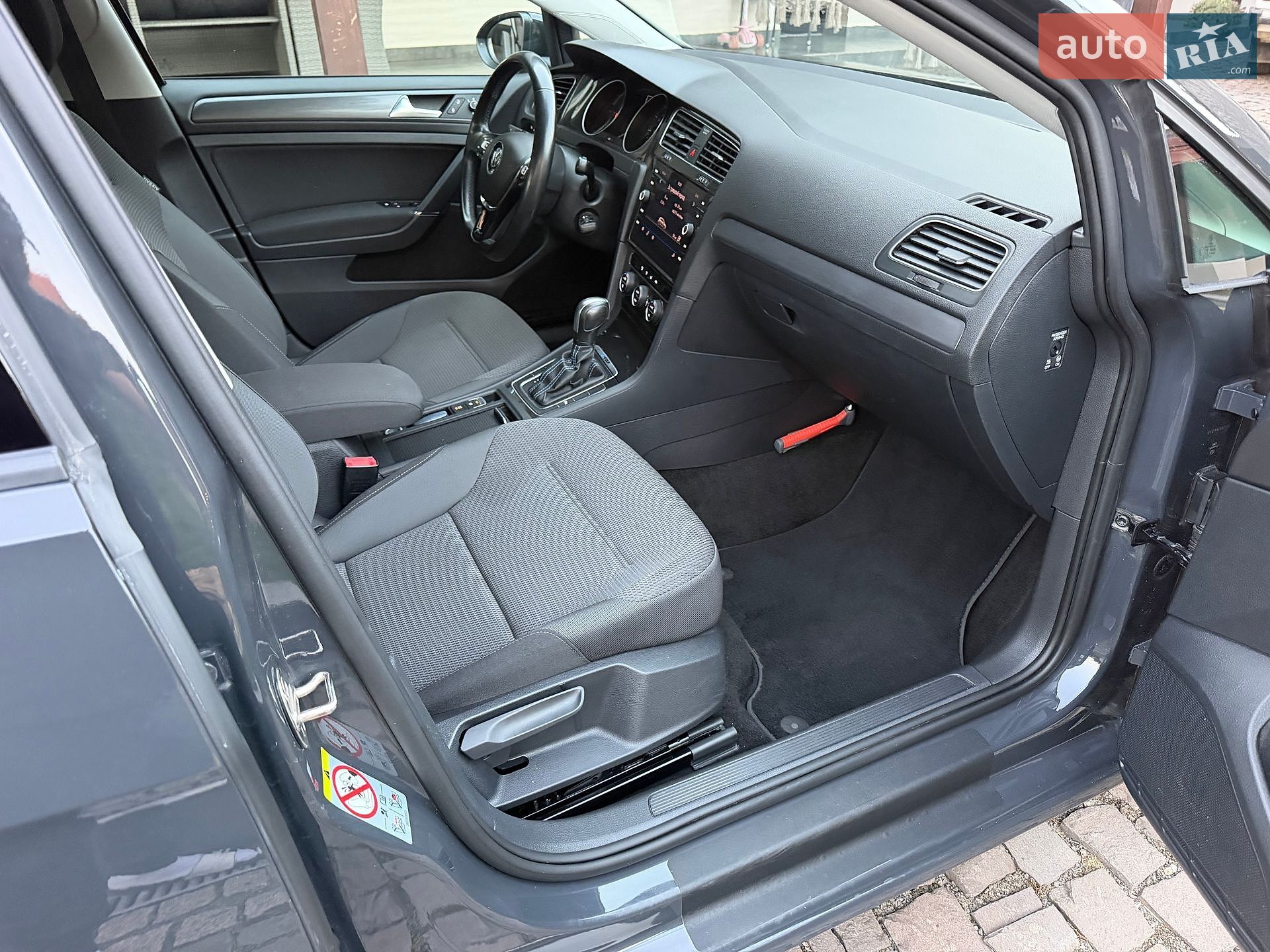 Volkswagen e-Golf 2020 VIN WVWZZZAUZLW912295 фото оголошення 24 з 27