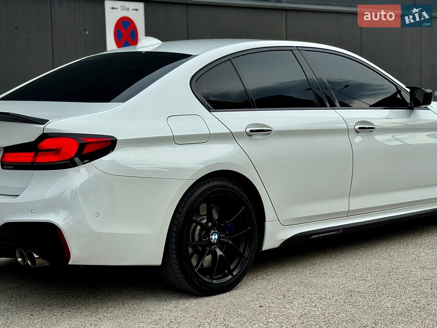 BMW 5 Series 2017 VIN WBAJE5C50JWA94809 фото оголошення 7 з 25