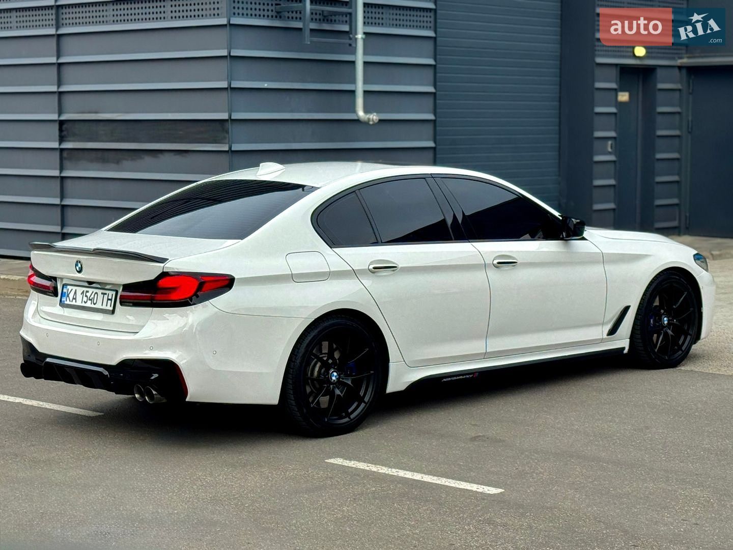 BMW 5 Series 2017 VIN WBAJE5C50JWA94809 фото оголошення 6 з 25