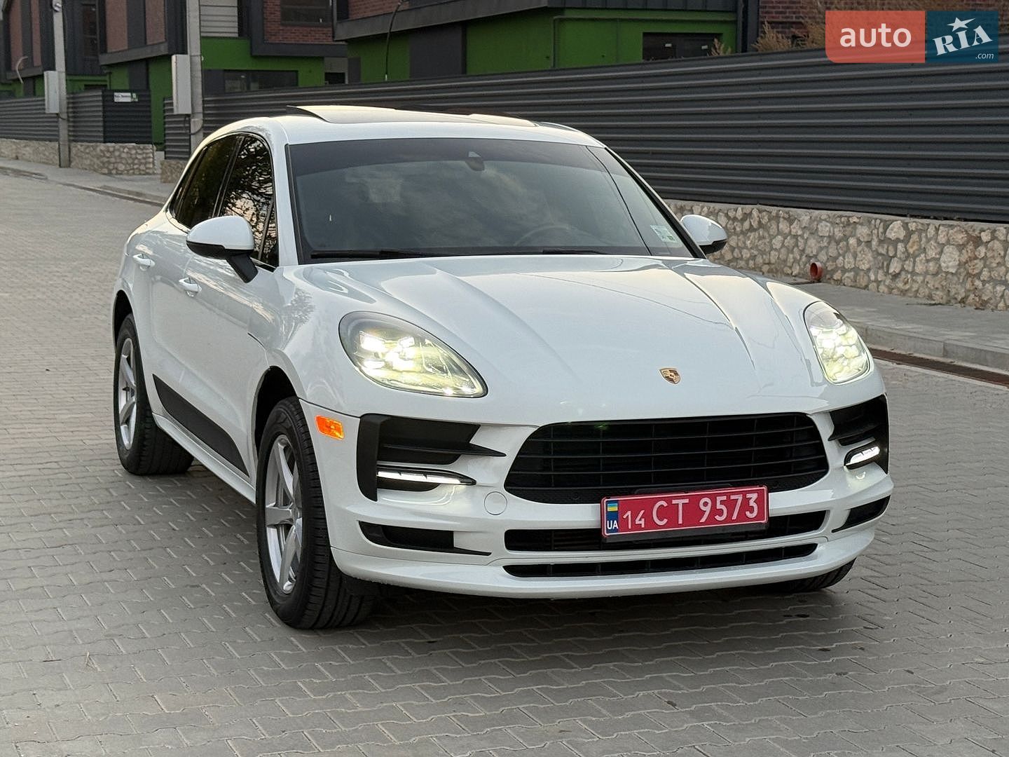 Porsche Macan 2020 VIN WP1AA2A50LLB03850 фото оголошення 4 з 38