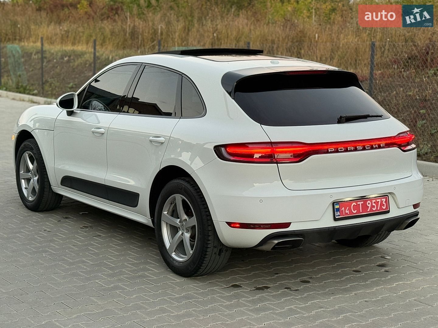 Porsche Macan 2020 VIN WP1AA2A50LLB03850 фото оголошення 10 з 38