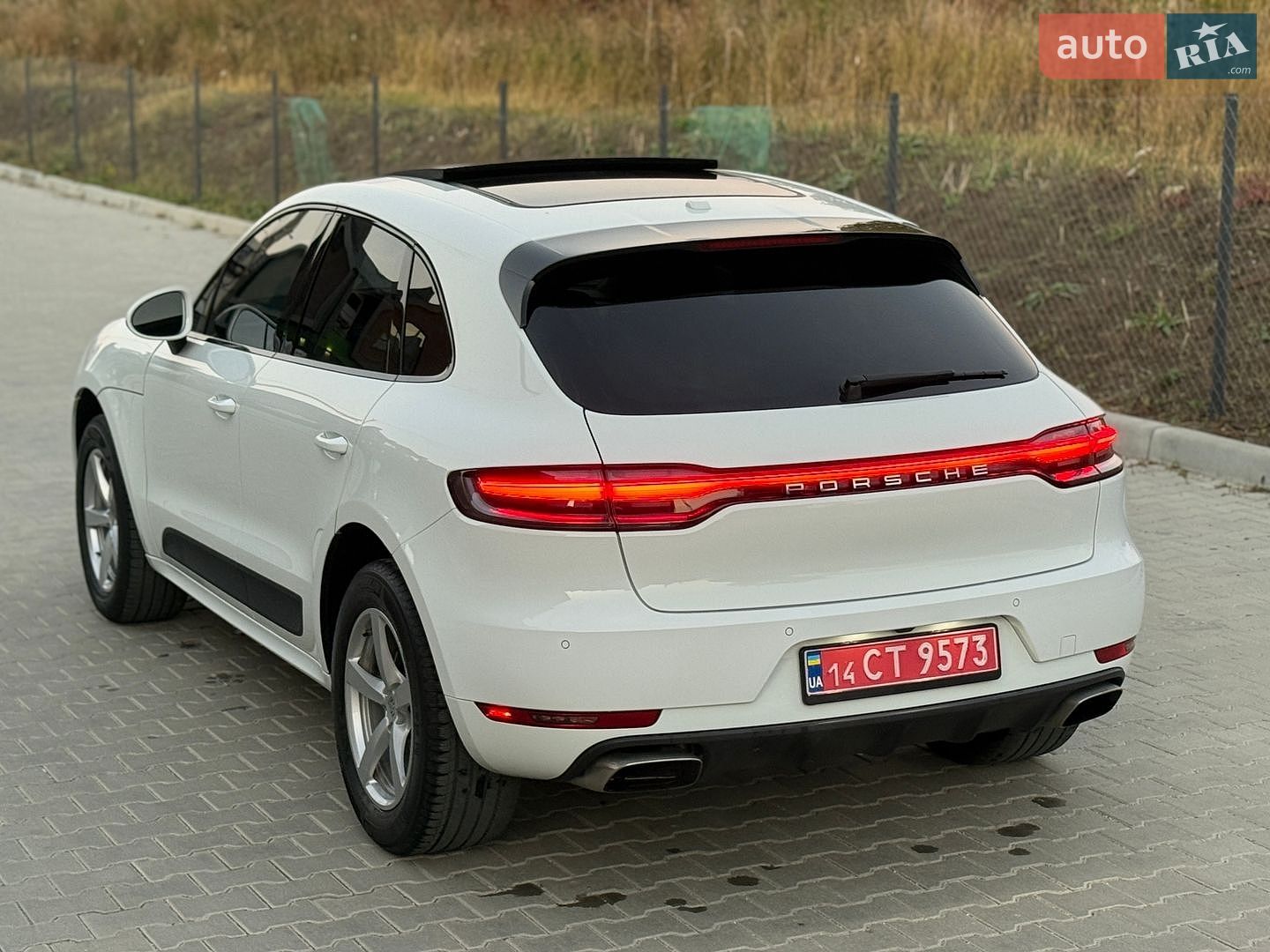 Porsche Macan 2020 VIN WP1AA2A50LLB03850 фото оголошення 11 з 38