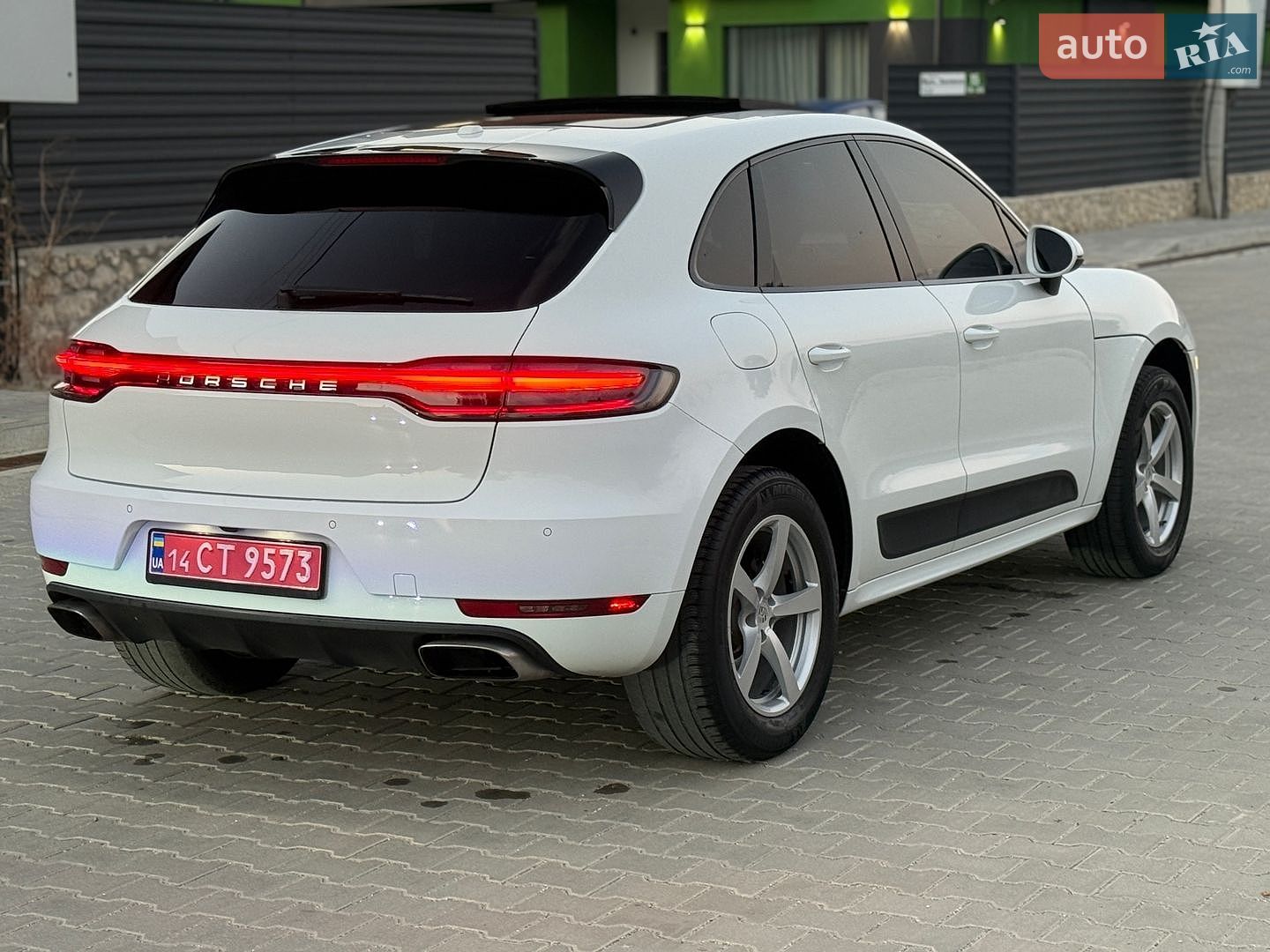 Porsche Macan 2020 VIN WP1AA2A50LLB03850 фото оголошення 16 з 38