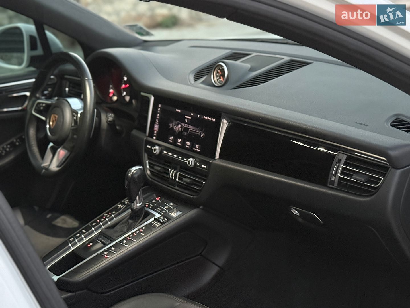Porsche Macan 2020 VIN WP1AA2A50LLB03850 фото оголошення 30 з 38