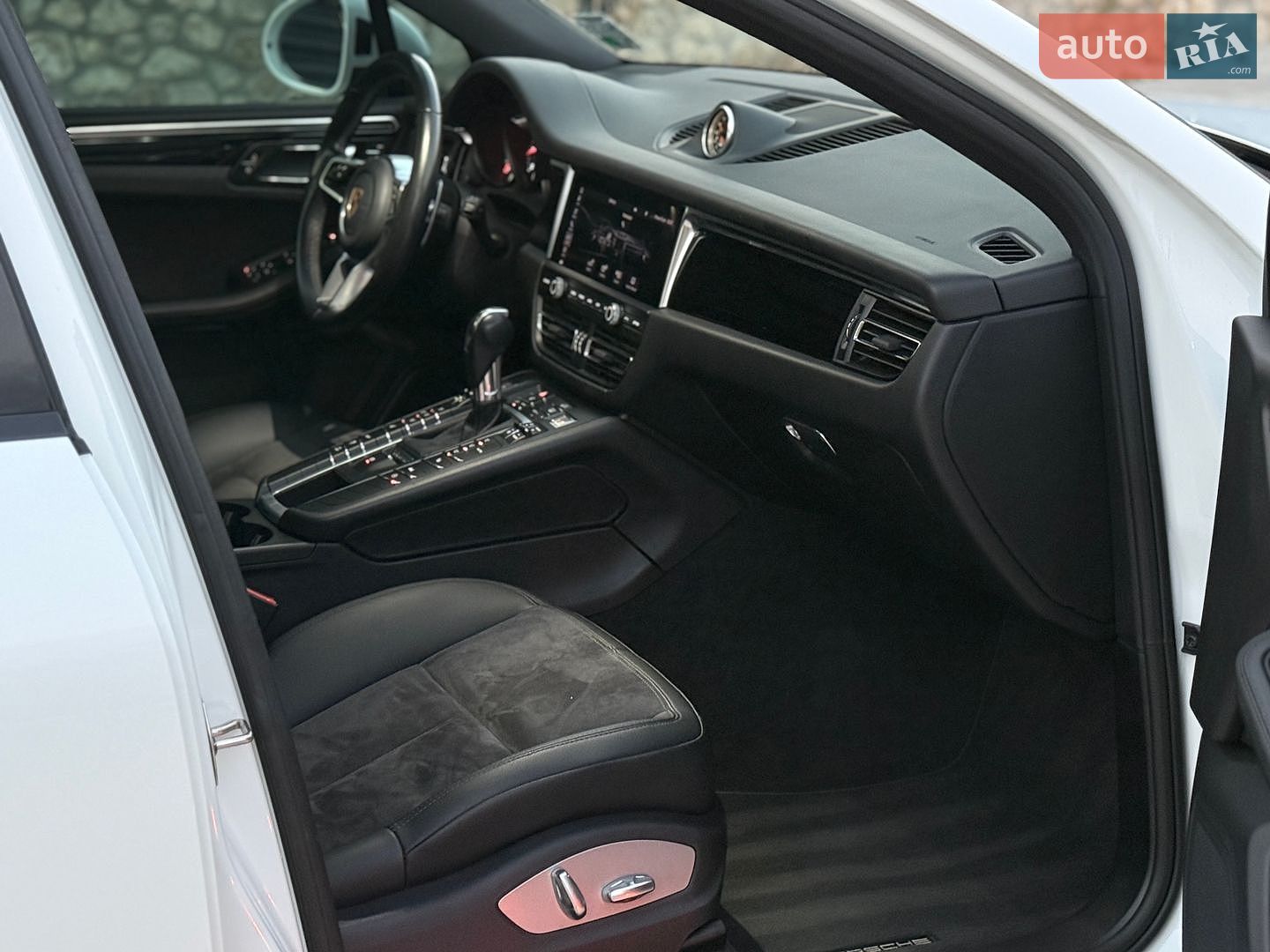 Porsche Macan 2020 VIN WP1AA2A50LLB03850 фото оголошення 29 з 38