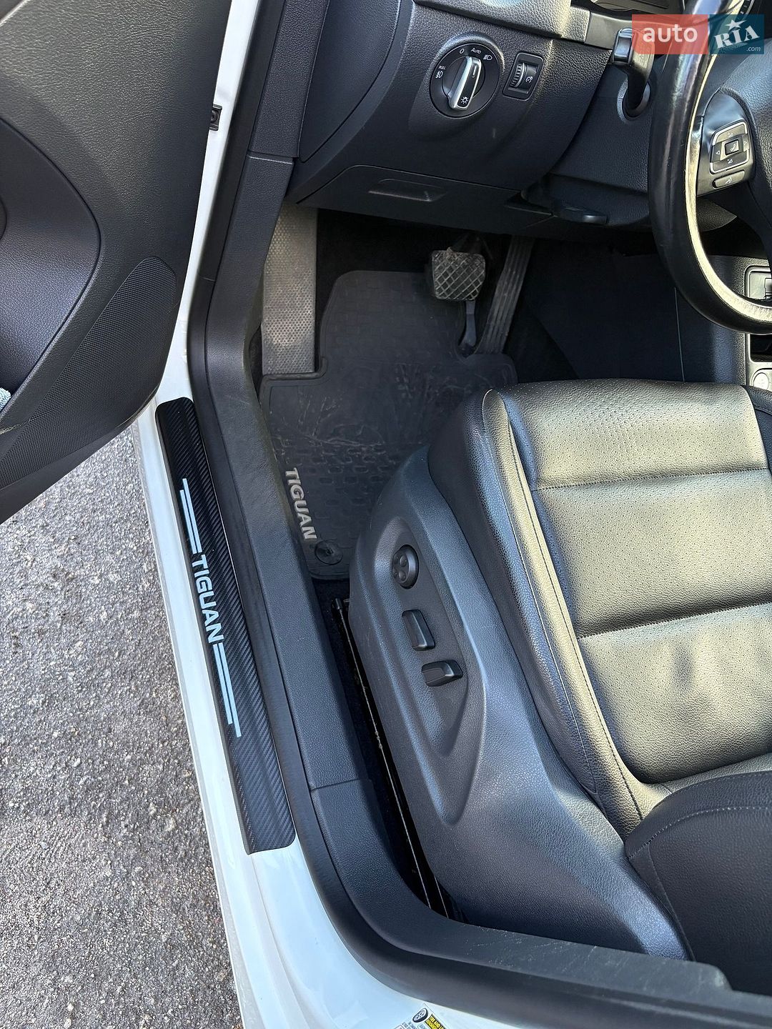 Volkswagen Tiguan 2015 VIN WVGBV7AX3GW524213 фото оголошення 11 з 20