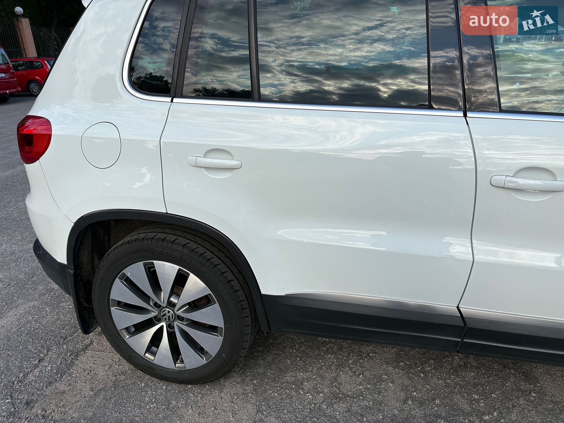 Volkswagen Tiguan 2015 VIN WVGBV7AX3GW524213 фото оголошення 18 з 20