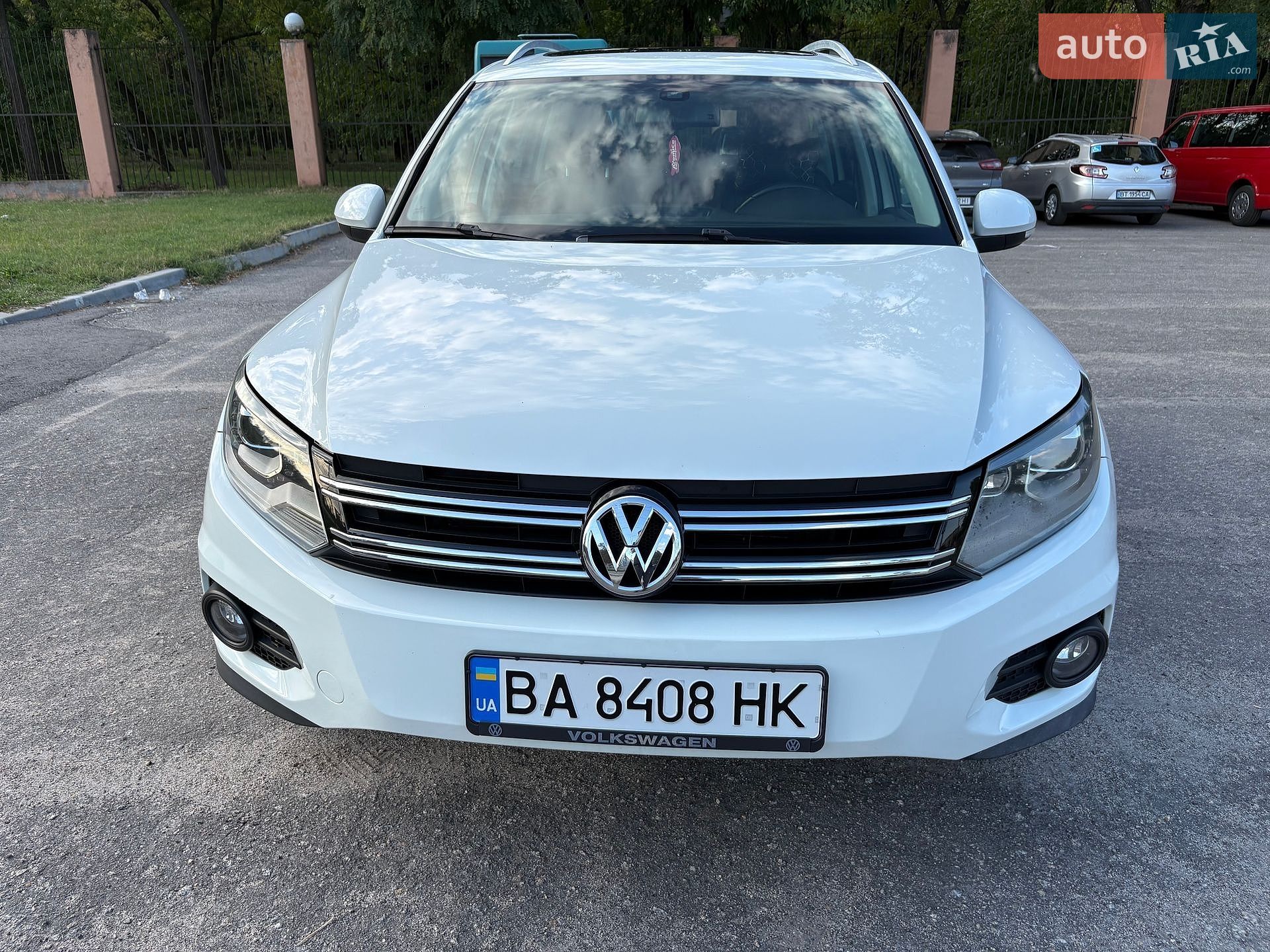 Volkswagen Tiguan 2015 VIN WVGBV7AX3GW524213 фото оголошення 3 з 20