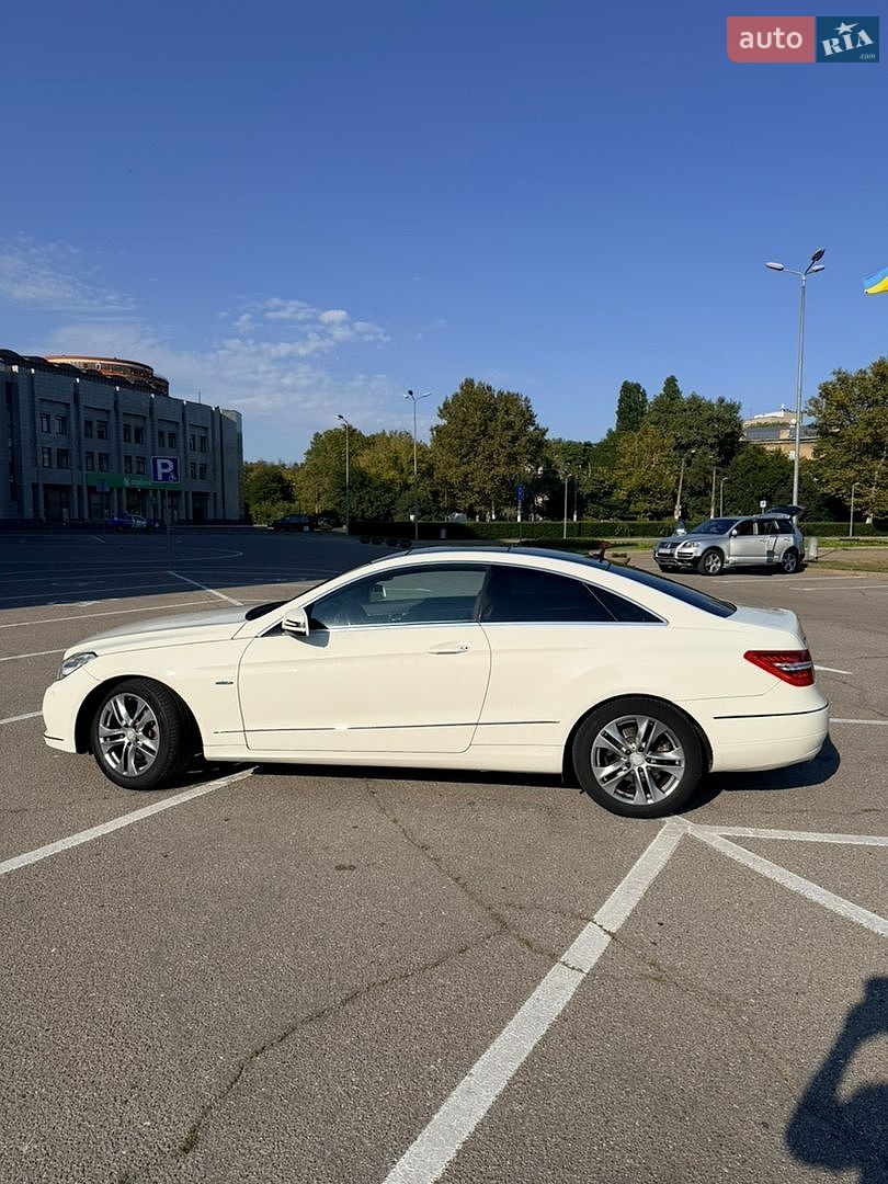 Mercedes-Benz E-Class 2011 VIN WDD2073471F111202 фото оголошення 3 з 31