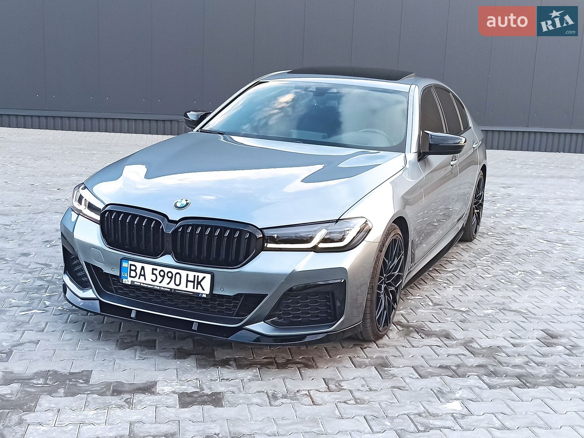 BMW 5 Series 2018 VIN WBAJE7C59KWW10059 фото оголошення 2 з 23