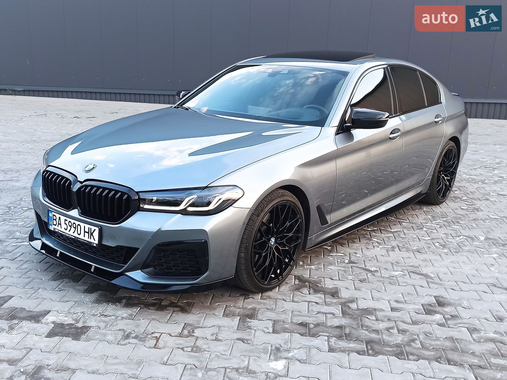 BMW 5 Series 2018 VIN WBAJE7C59KWW10059 фото оголошення 4 з 23