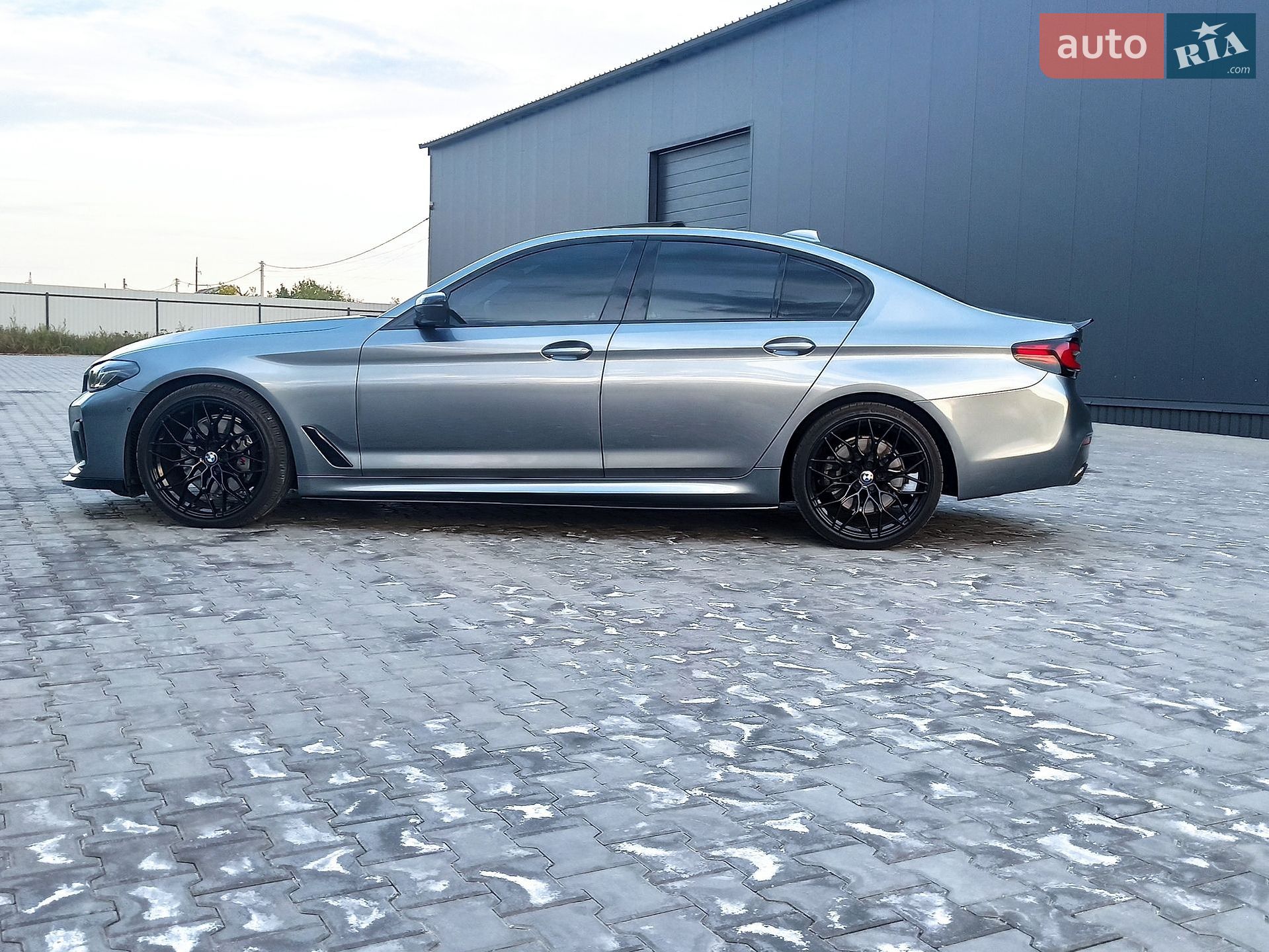 BMW 5 Series 2018 VIN WBAJE7C59KWW10059 фото оголошення 6 з 23