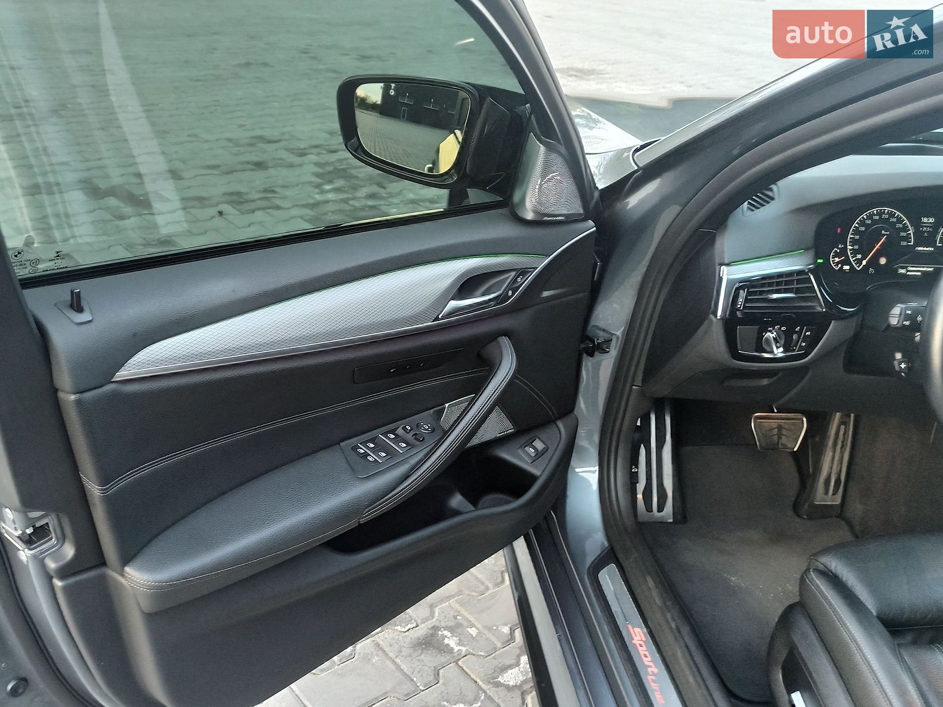 BMW 5 Series 2018 VIN WBAJE7C59KWW10059 фото оголошення 11 з 23