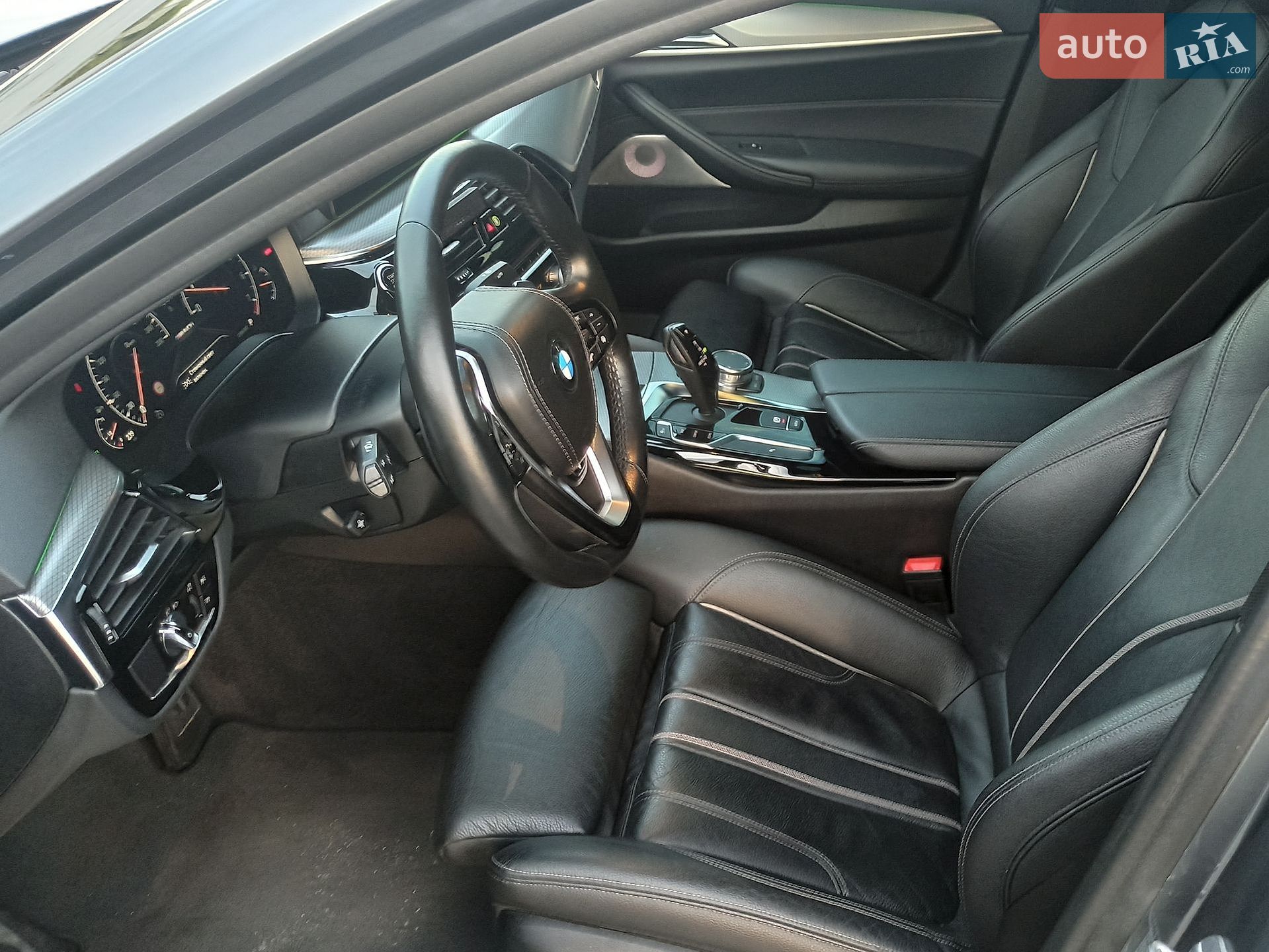 BMW 5 Series 2018 VIN WBAJE7C59KWW10059 фото оголошення 13 з 23