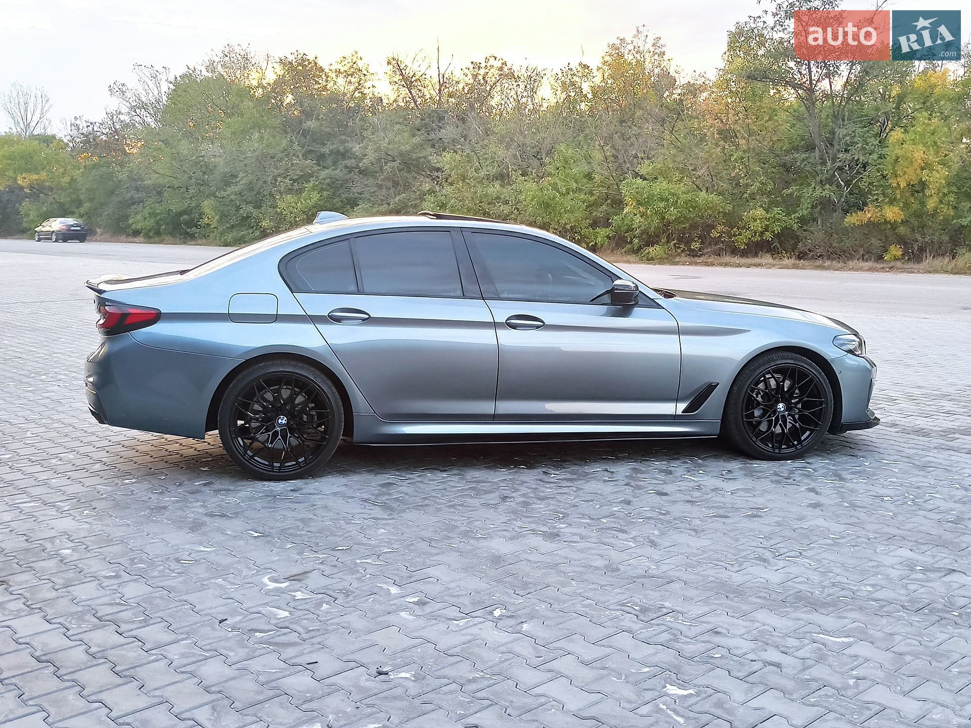 BMW 5 Series 2018 VIN WBAJE7C59KWW10059 фото оголошення 19 з 23