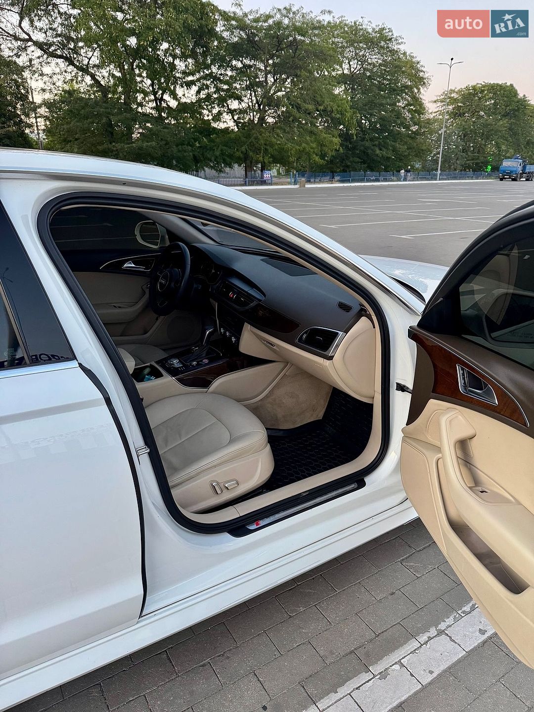 Audi A6 2018 VIN WAUC8AFC4JN032450 фото оголошення 16 з 27