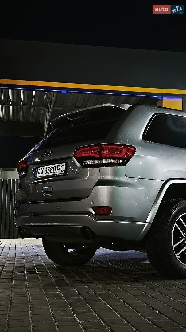 Jeep Grand Cherokee 2020 VIN 1C4RJFBG8LC334295 фото оголошення 4 з 32