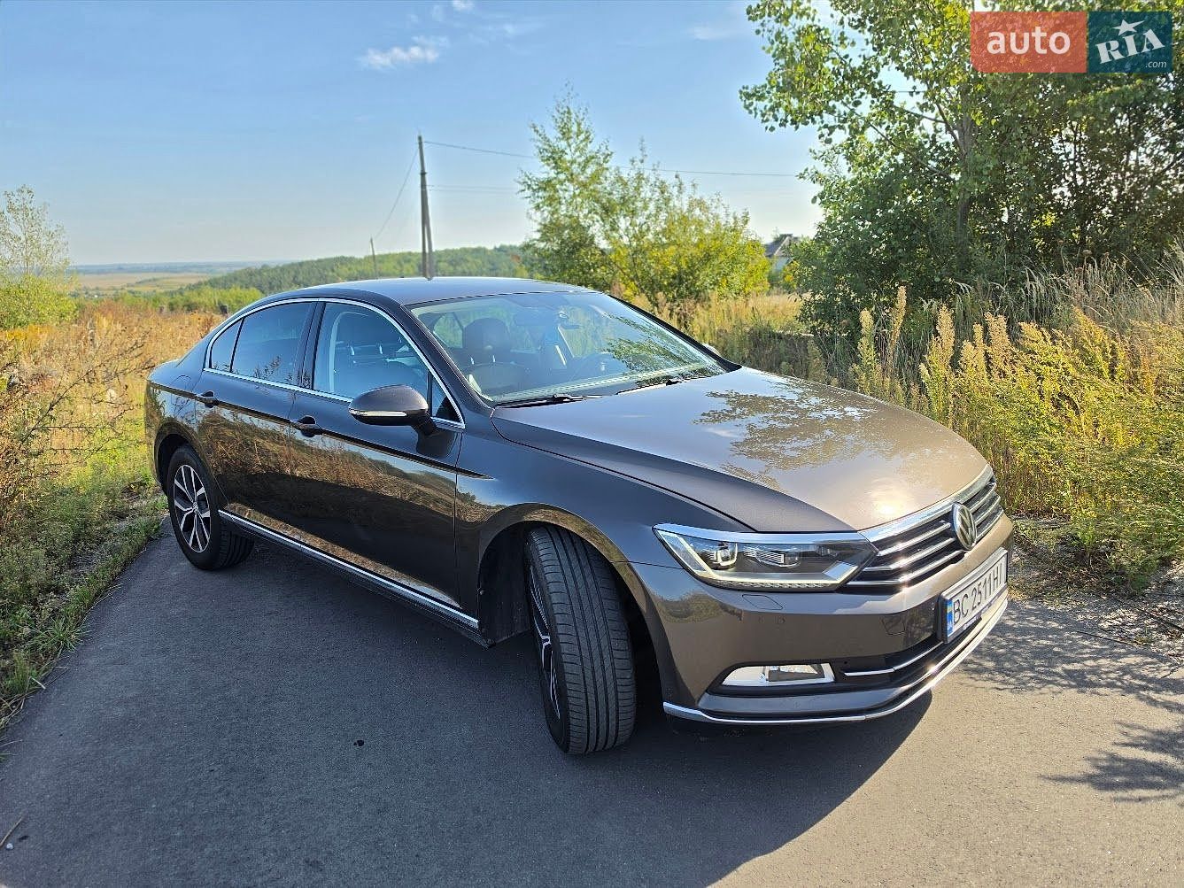 Volkswagen Passat 2018 VIN WVWZZZ3CZJE192610 фото оголошення 2 з 36