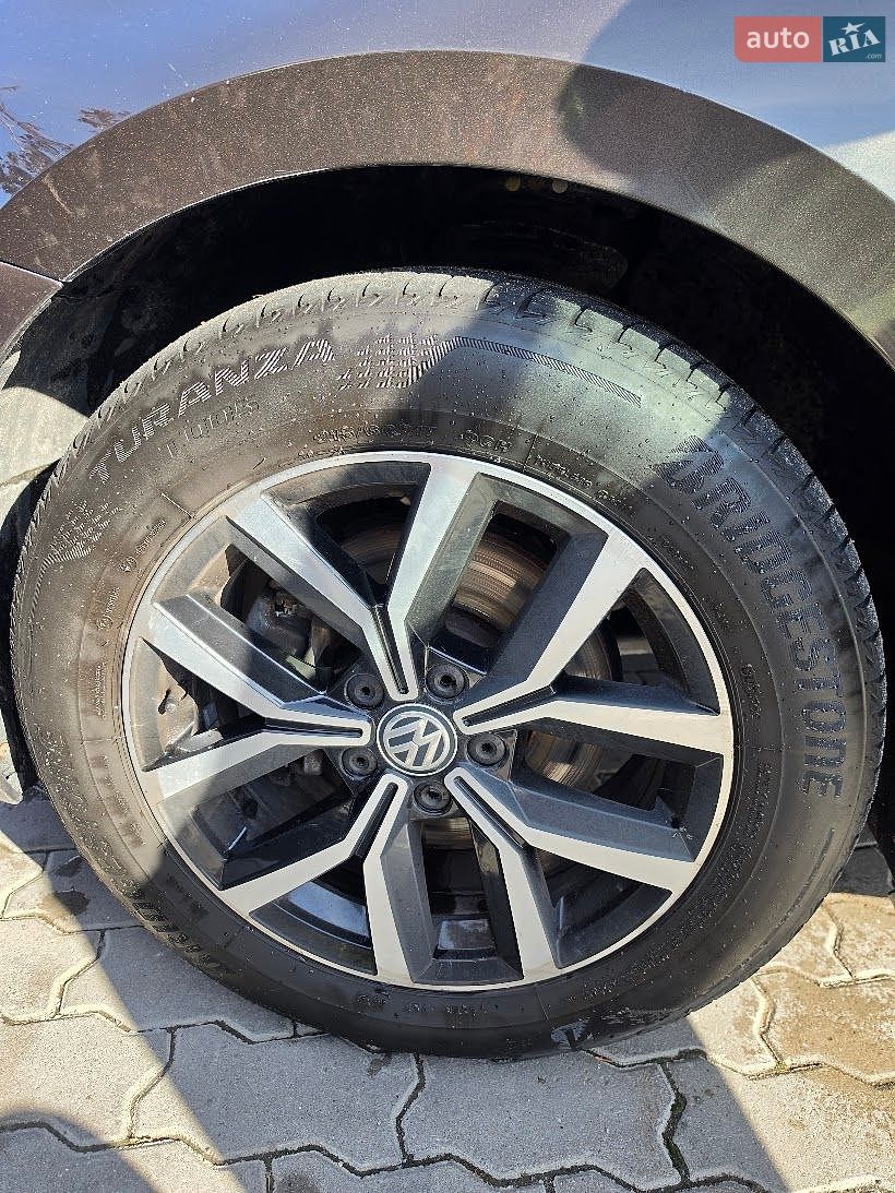 Volkswagen Passat 2018 VIN WVWZZZ3CZJE192610 фото оголошення 5 з 36