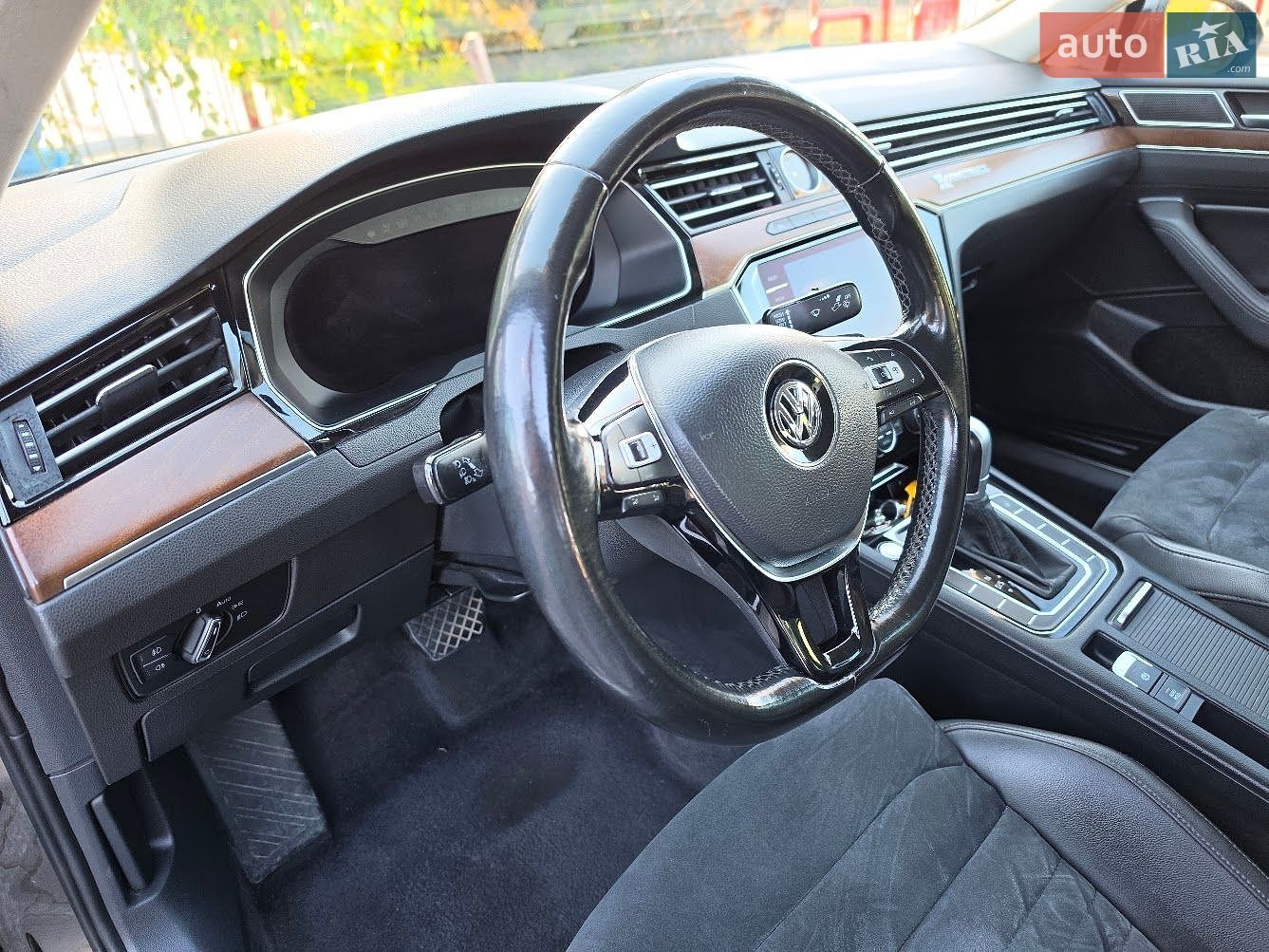 Volkswagen Passat 2018 VIN WVWZZZ3CZJE192610 фото оголошення 7 з 36